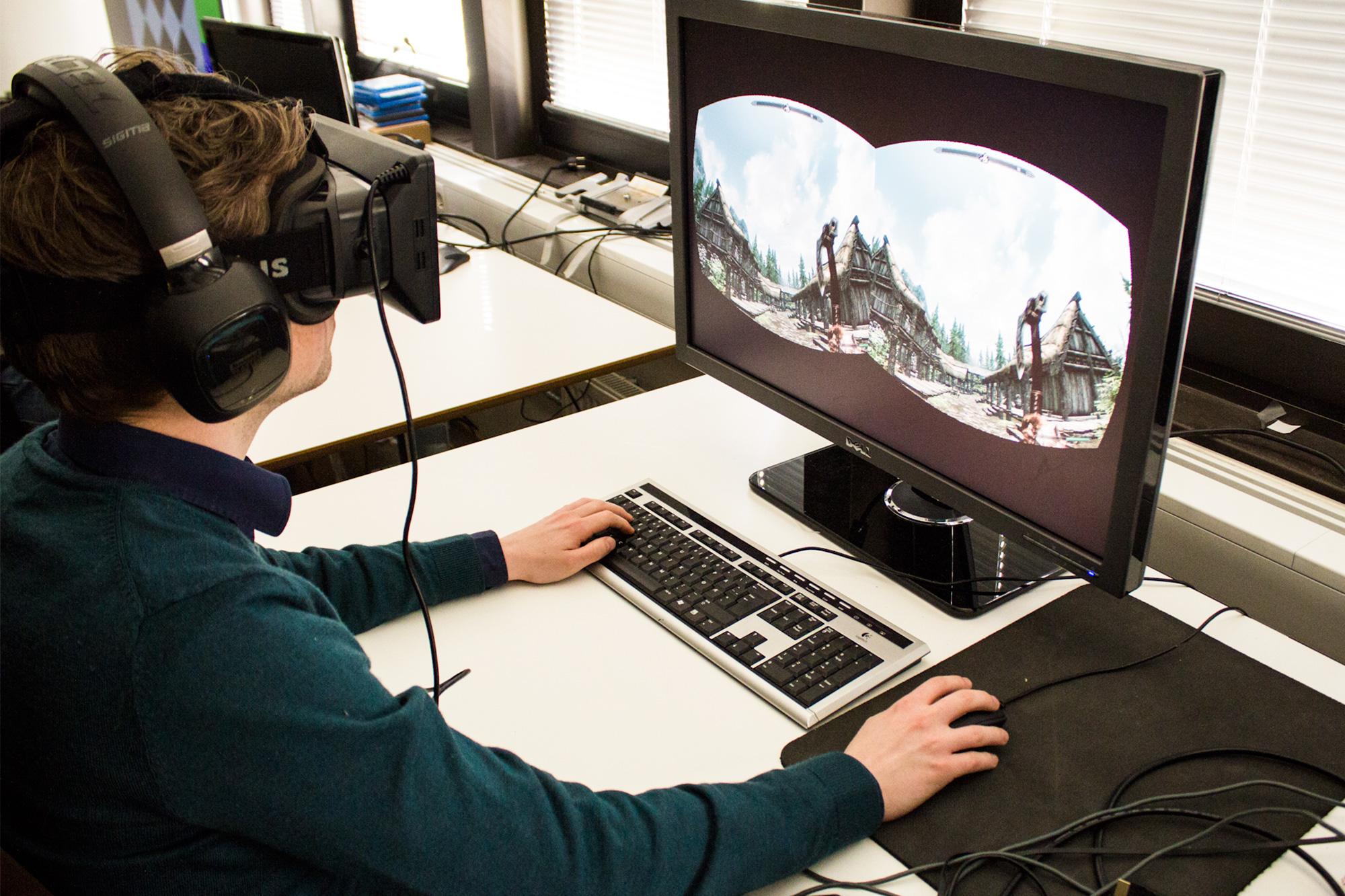 Da Gamer.no testet Skyrim på Oculus Rift var det med lyd på ørene, for total innlevelse.Foto: Jørgen Elton Nilsen, Hardware.no