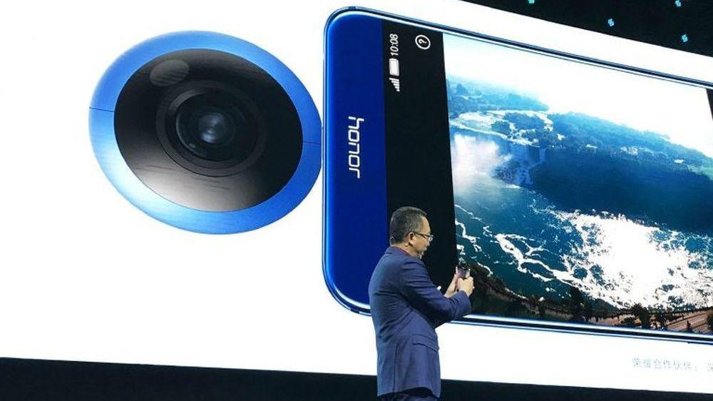 Huawei lanserer 360-graders kamera som festes til mobilen