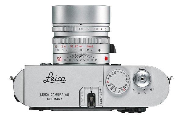 ..og Leica-logoen er flyttet til topp-platen