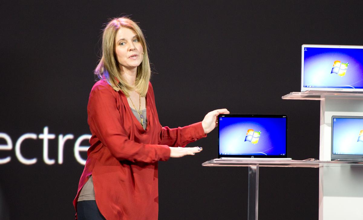 Tami Reller viser frem Windows 8