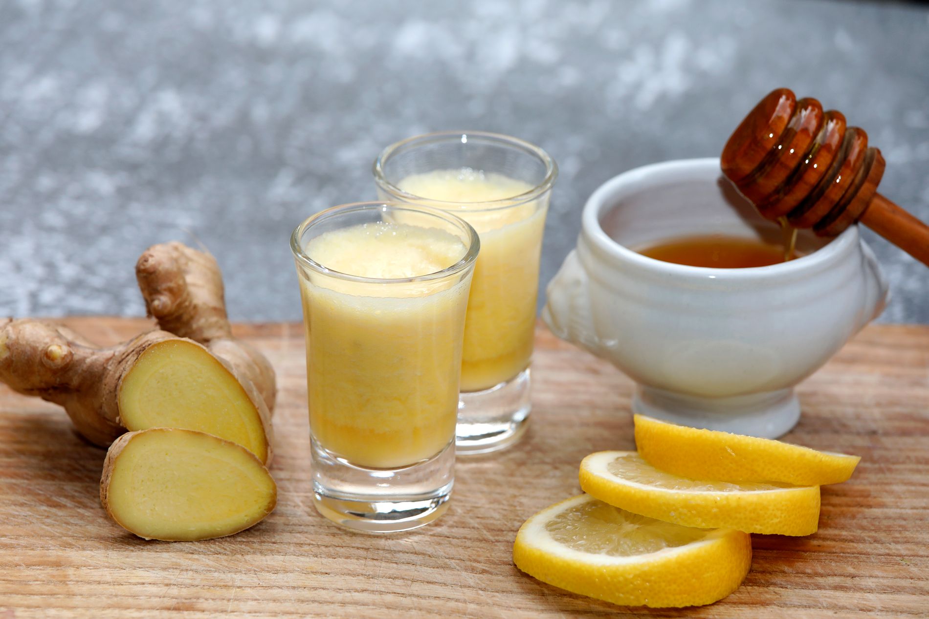 Ingefärsshot med honung och citron