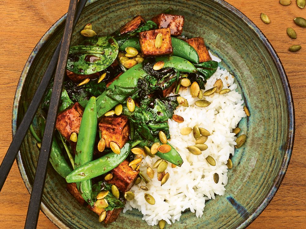 Tofu får smak av five spices och det blir en himmelskt god rätt.