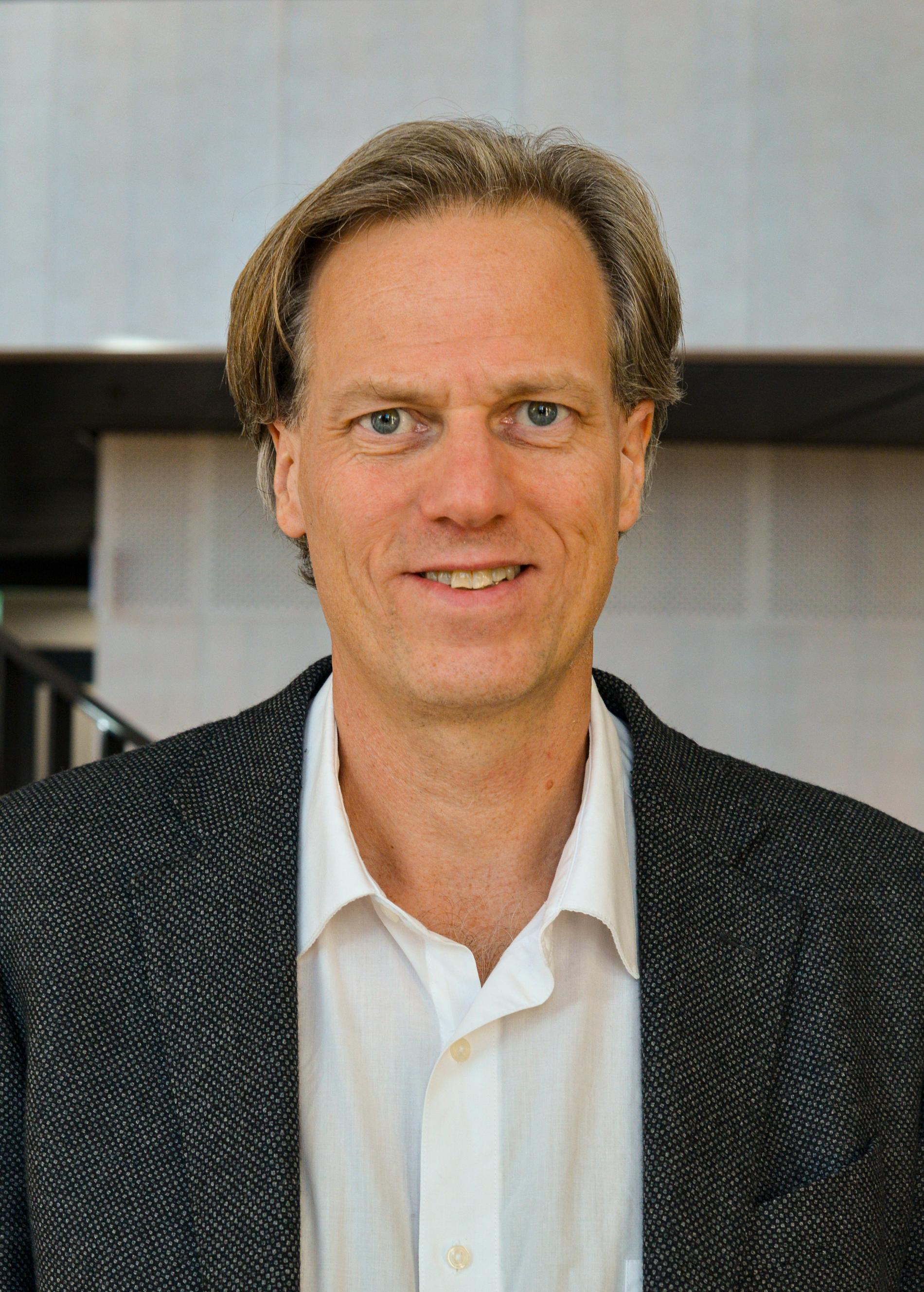 Per Svenningsson är överläkare och professor vid institutionen för klinisk neurovetenskap på Karolinska Institutet