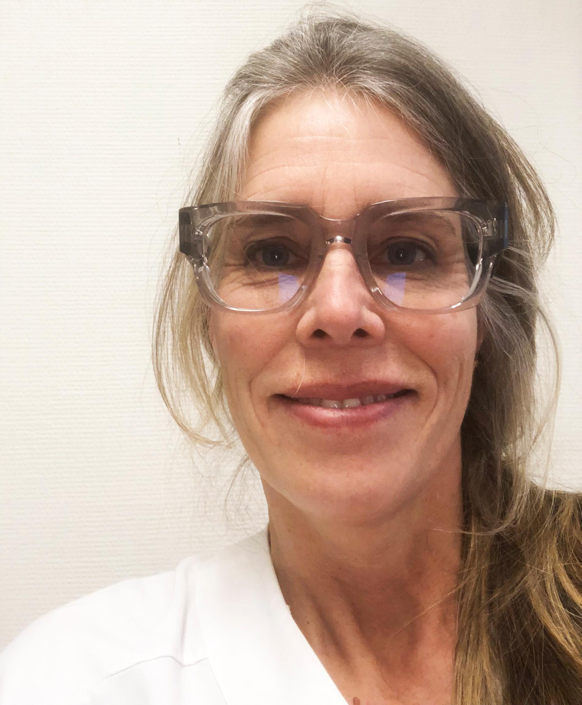 Stina Klasson är överläkare i plastikkirurgi vid  Skånes universitetssjukhus
