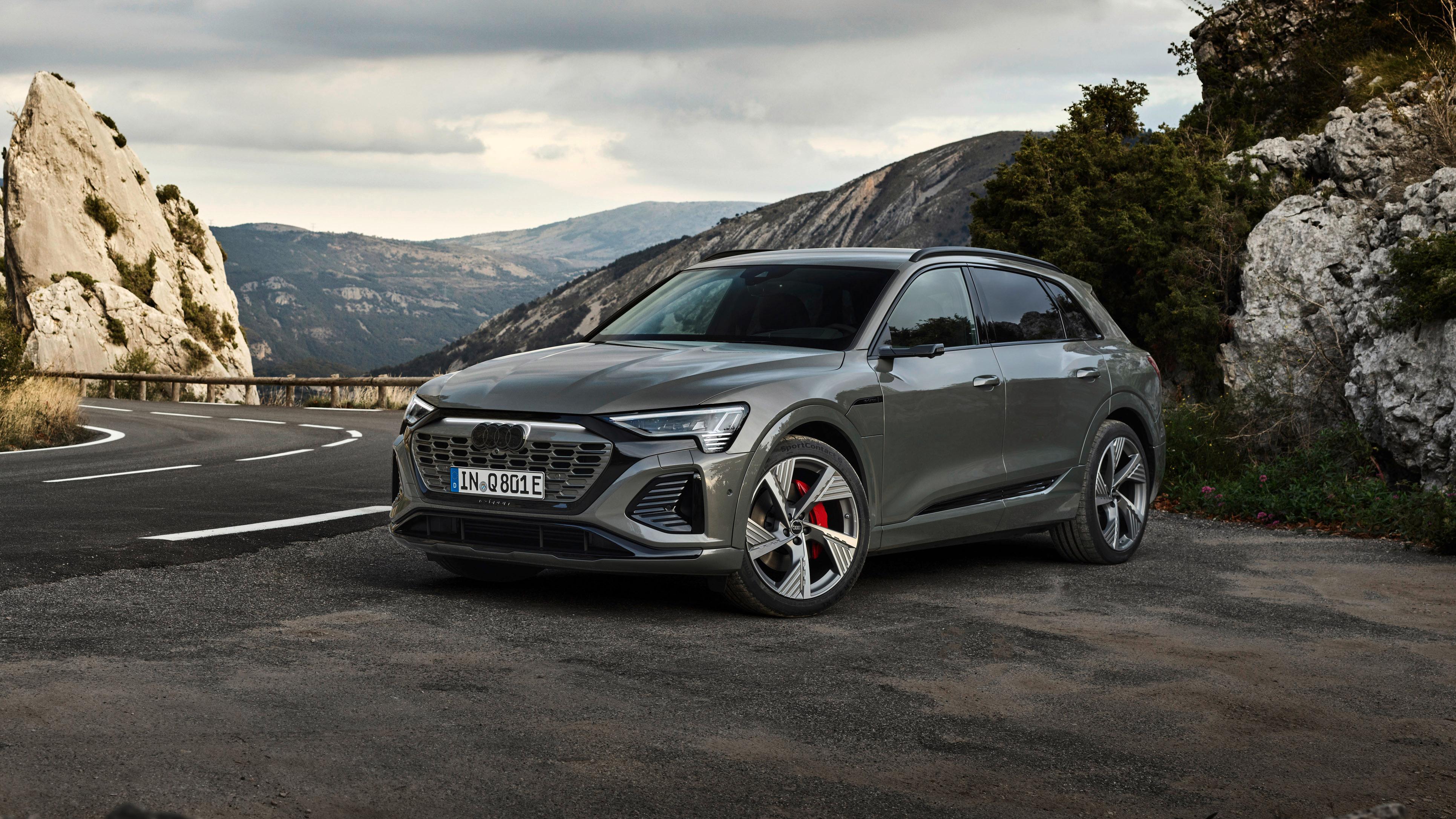 Audi e-tron bytter navn til Q8 e-tron og får blant annet nytt batteri, ny grill og bedre aerodynamikk. 