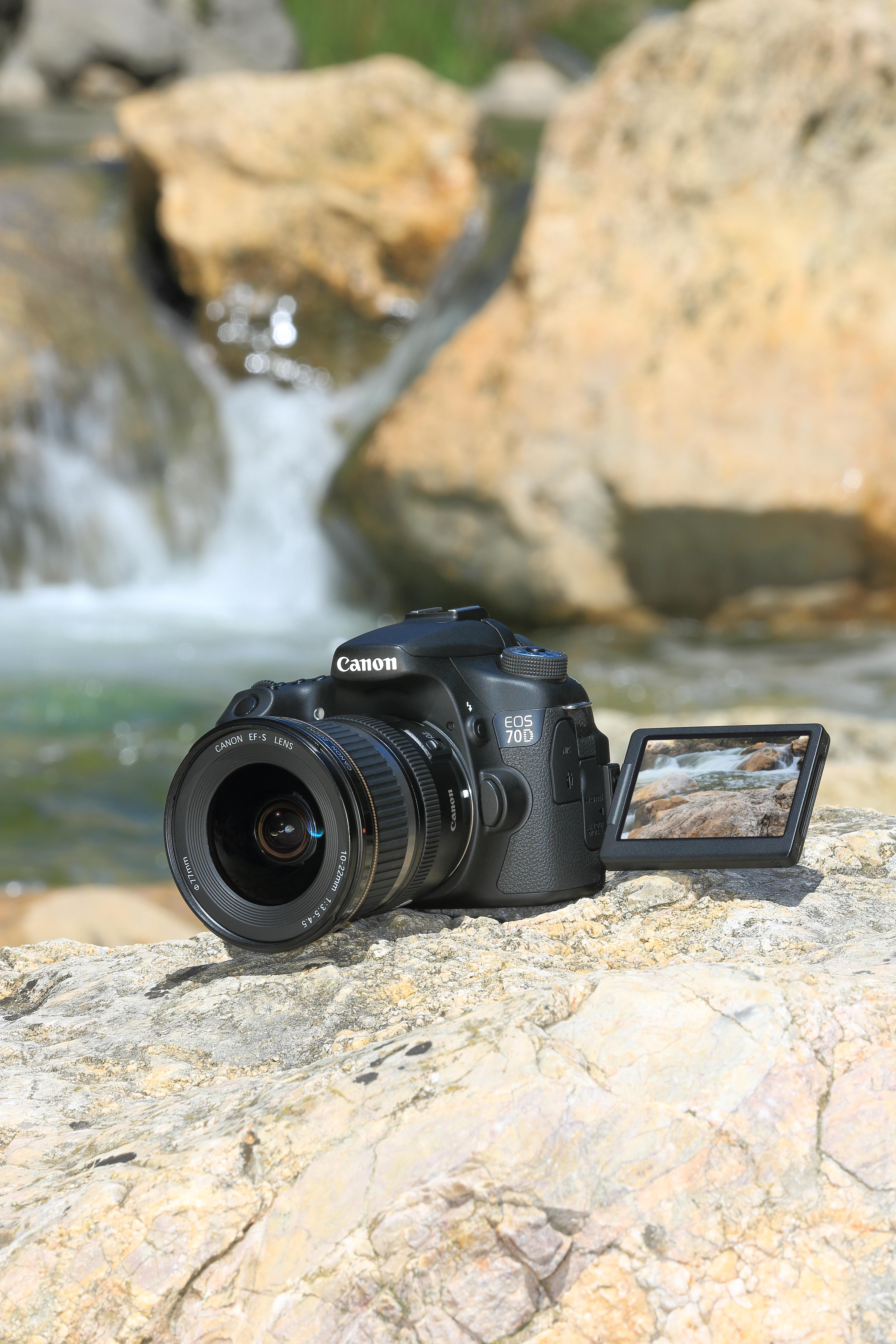 Canon EOS 70D med skjermen ute.Foto: Canon