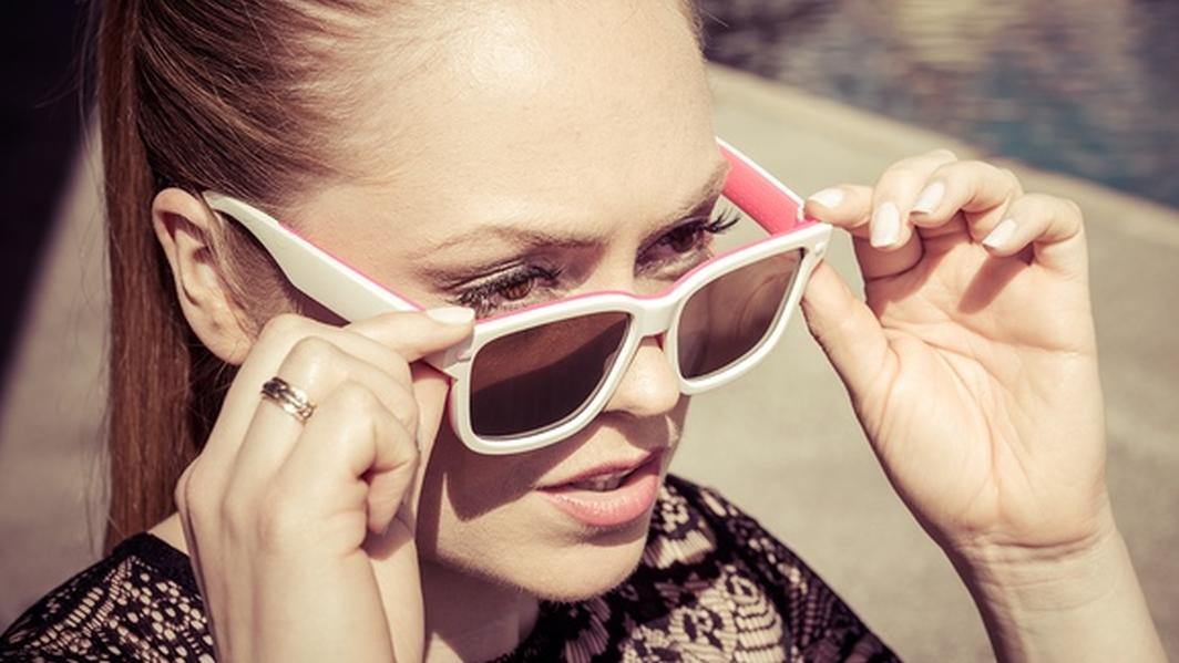 Disse «smarte» solbrillene kan enkelt tilpasses alle lysforhold