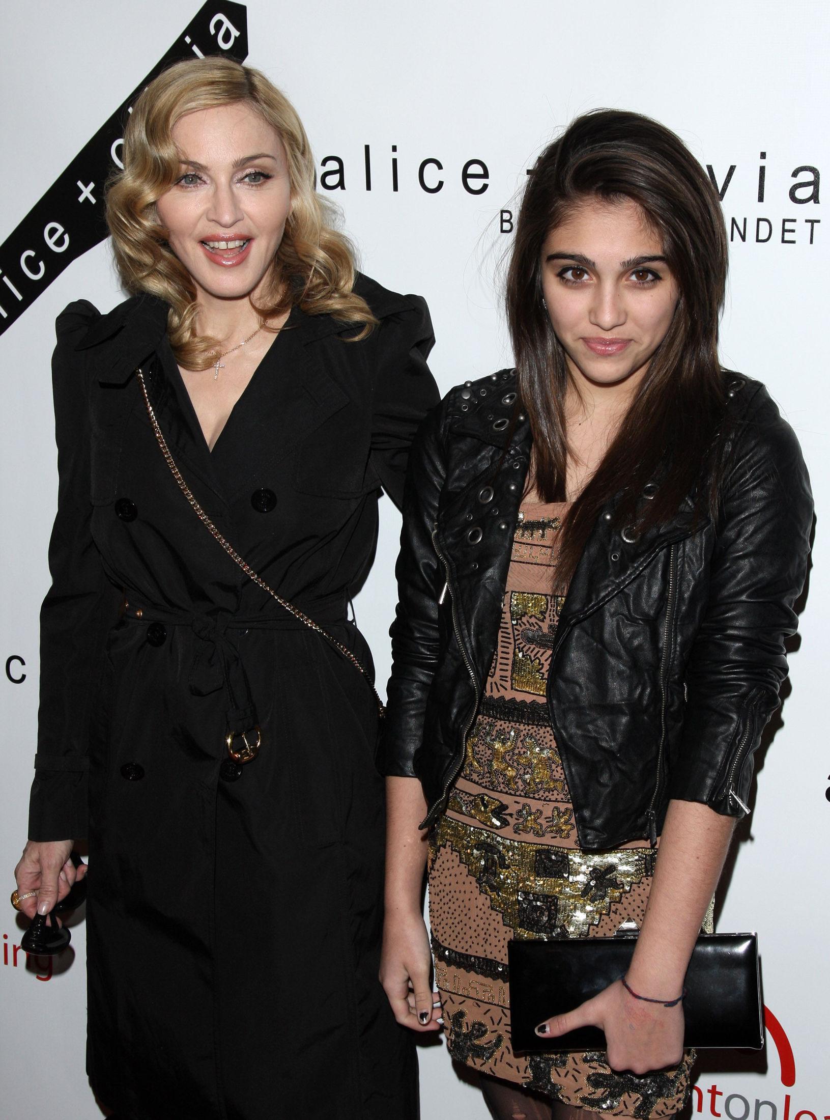 MOR OG DATTER: Madonna sammen med datteren Lourdes Leon i 2010. Foto: AP