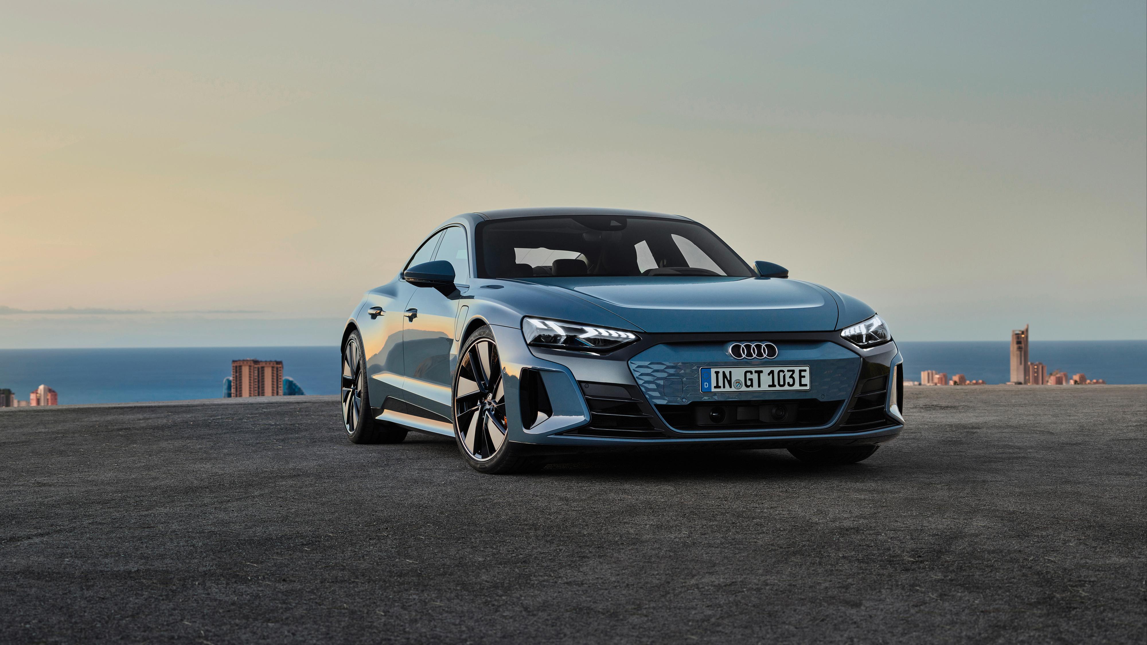 Audis nye e-tron GT er klar for bestilling allerede neste uke. Prisene starter på 900.000 kroner. 