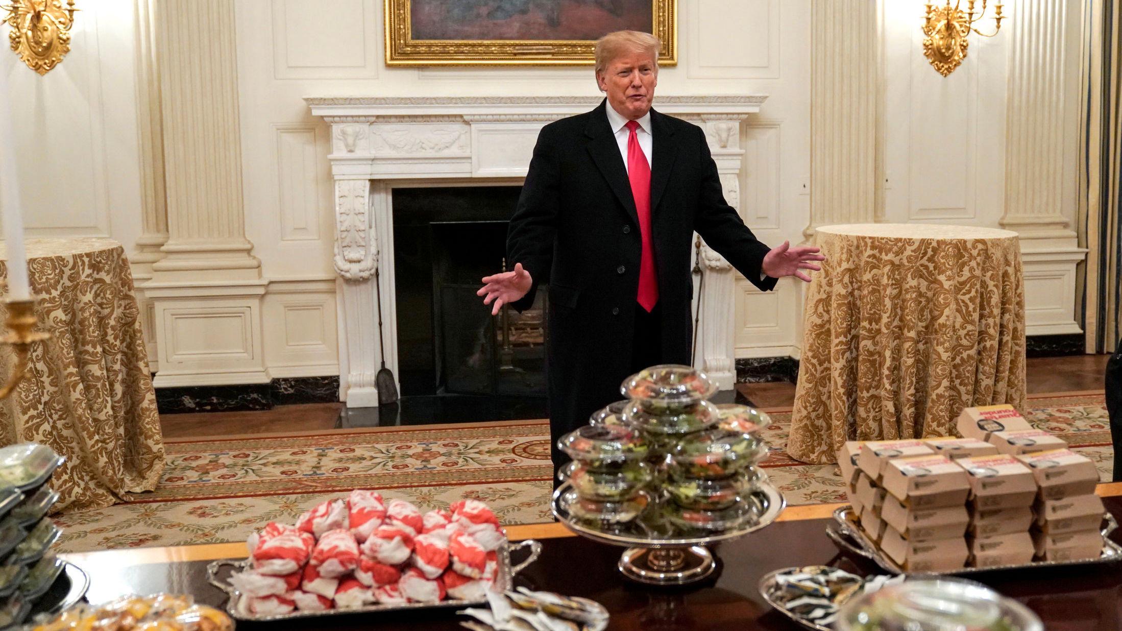 FASTFOOD: USAs president Donald Trump omtaler maten som «flott amerikansk mat». Foto: Joshua Roberts/Reuters