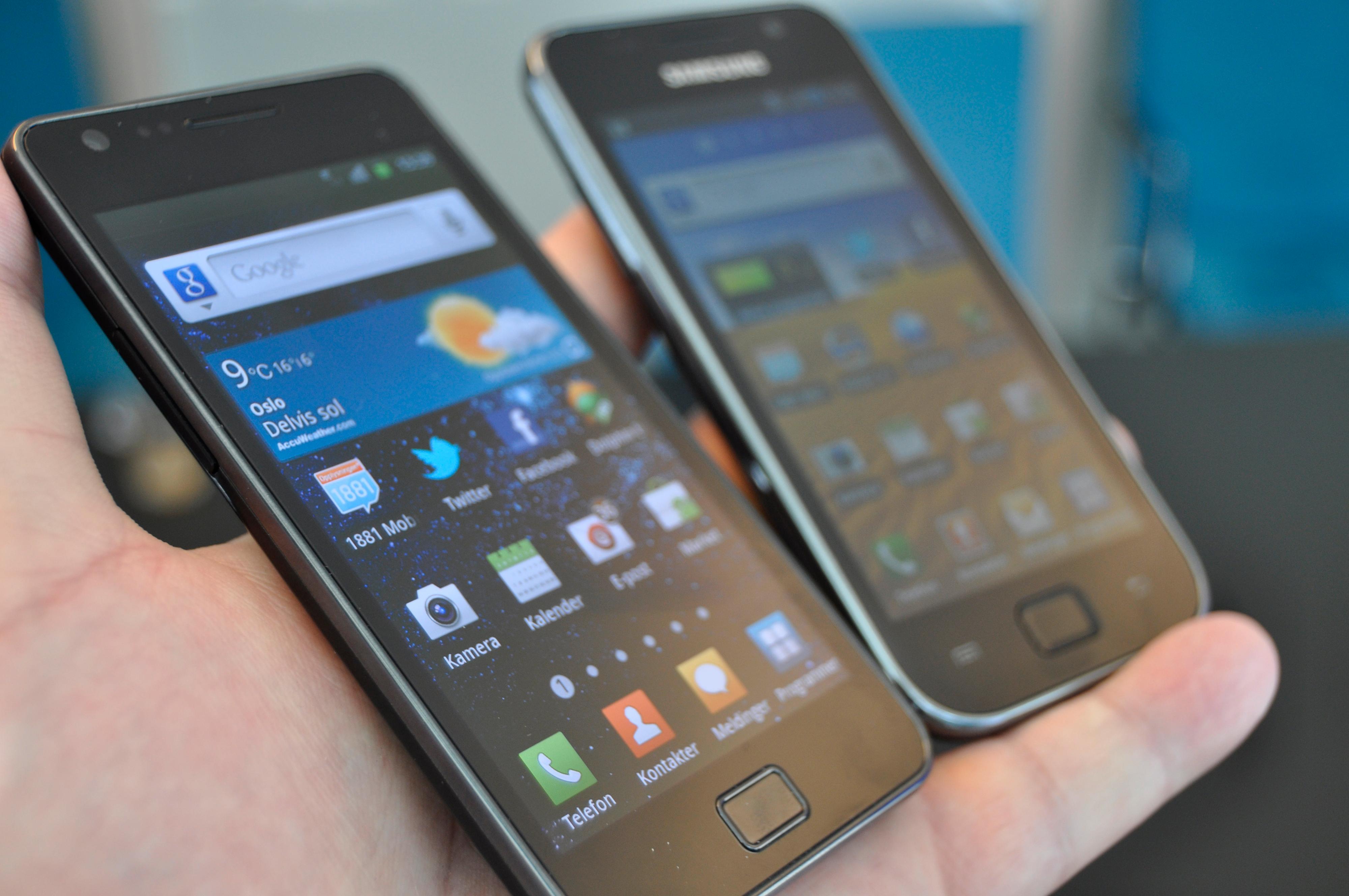 Her er Galaxy S II ved siden av Galaxy S.