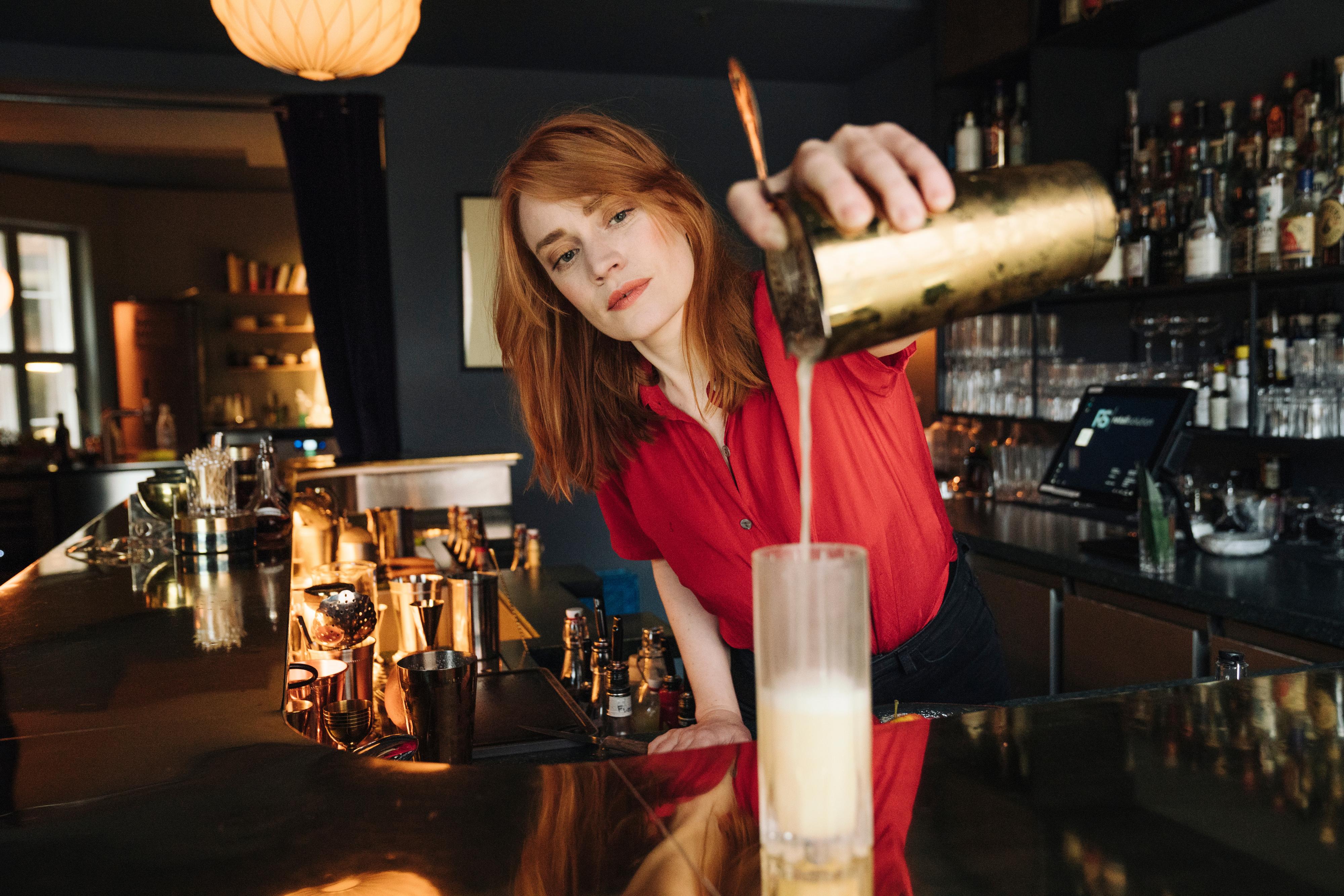 Bartender Anne Maurseth tipser om å legge litt ekstra kjærlighet i alkoholfrie drinker.