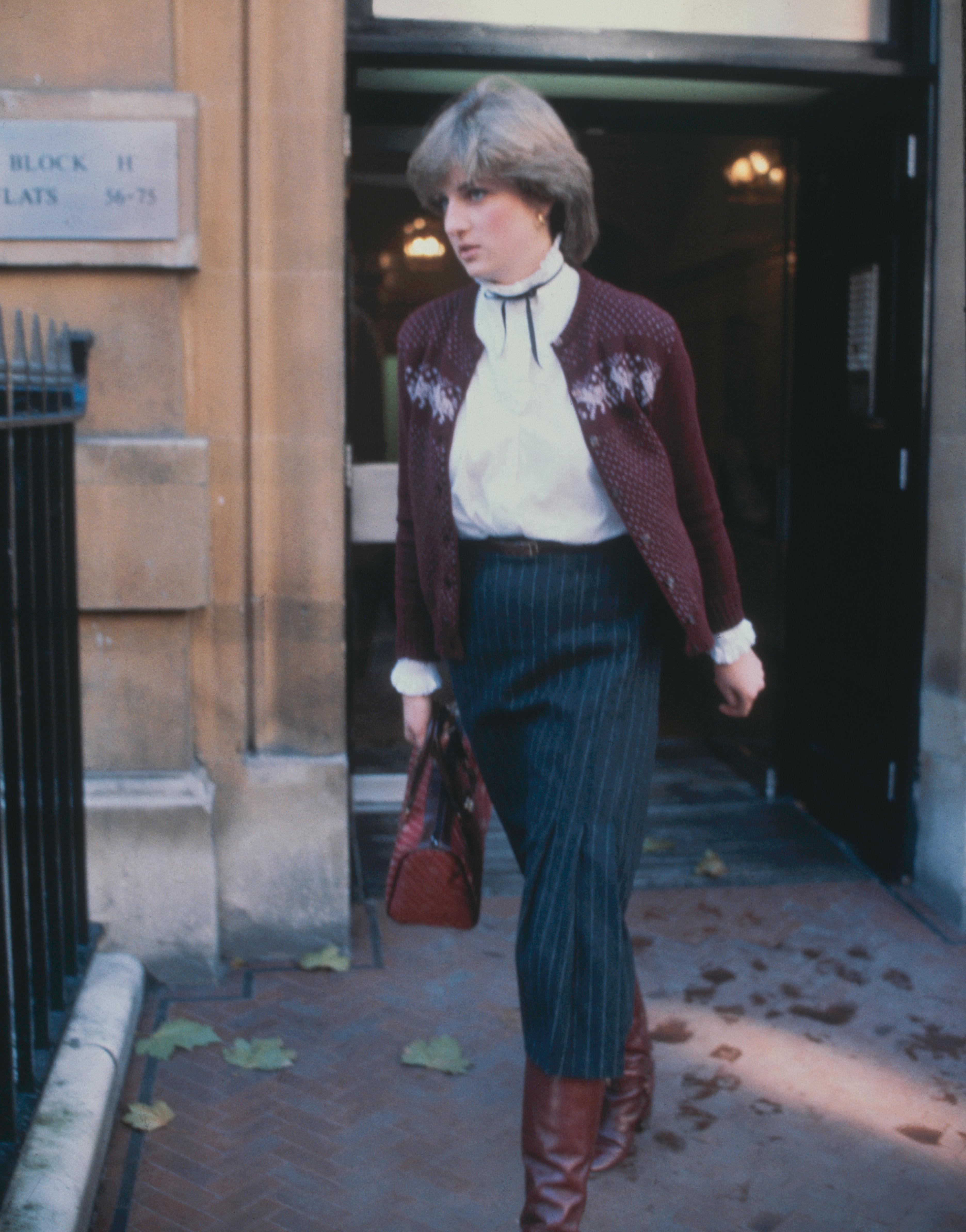 1980: Diana hadde et godt øye for detaljer, legg for eksempel merke til den lekre blusen. Her er hun i november 1980. 