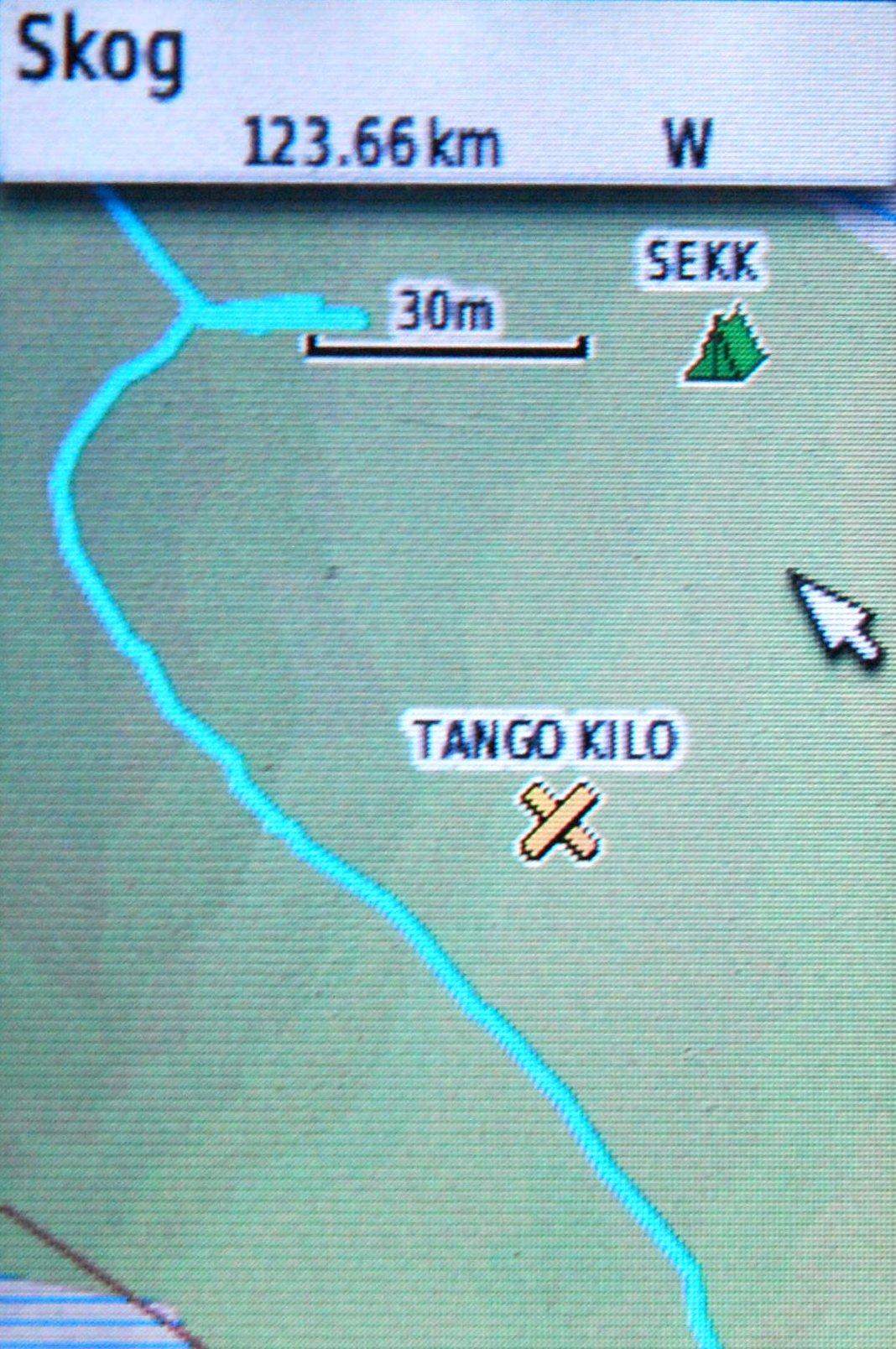Her ser du kartet Topo Adventure i funksjon med to veipunkter vi har lagret i GPS-en.