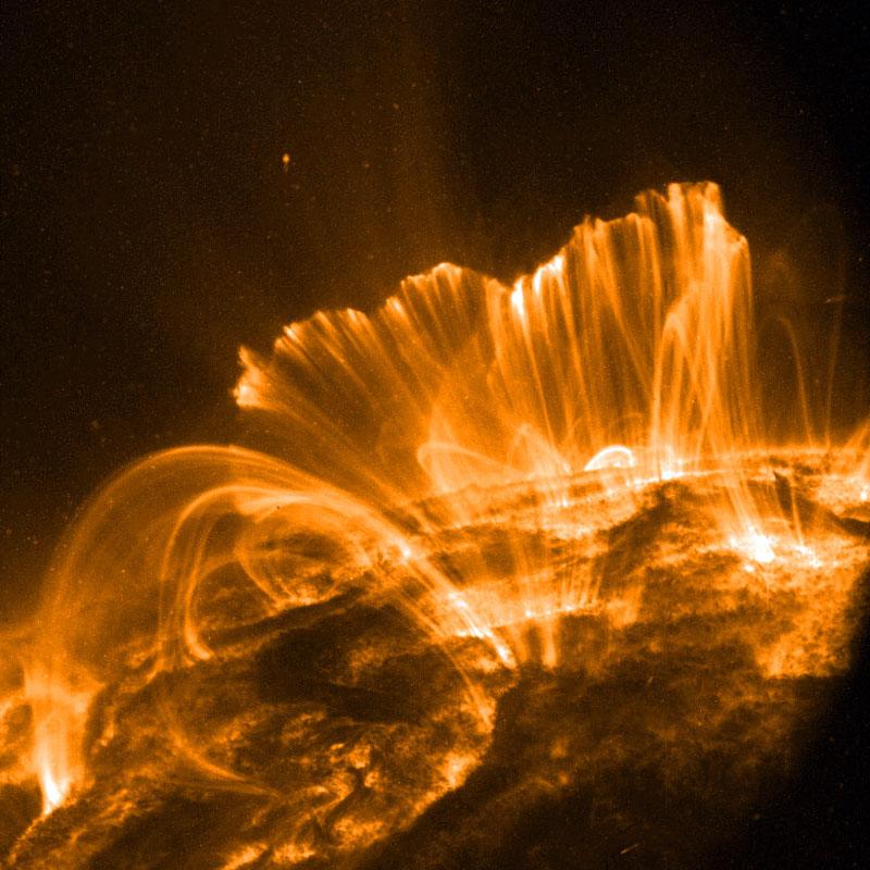 ENORME KREFTER: Dette er et bilde fra den tredje kraftigste solstormen NASA har registrert. Likevel er ikke solen sterk nok til å sende en ildkule 150 millioner kilometer for å utslette jorden.Foto: NASA