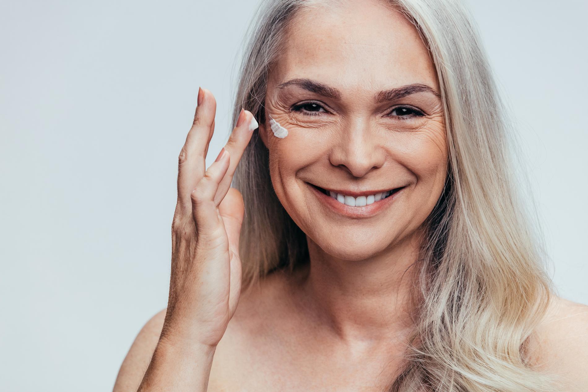 Det dags att se över dina hudvårdsrutiner om du vill ha fantastisk hud – oavsett ålder. 