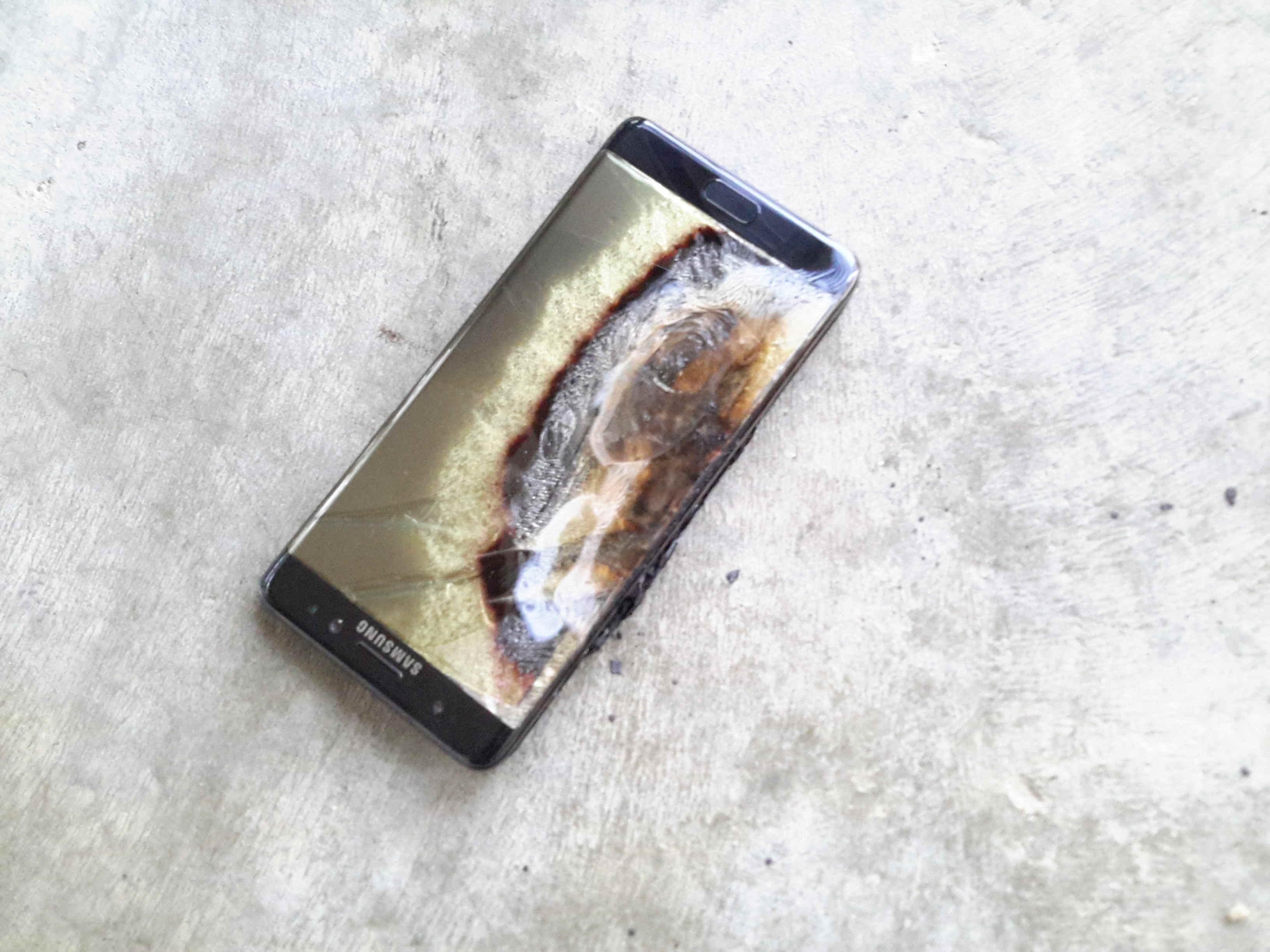 Dette er «originalen», en ekte, oppbrent Galaxy Note 7.