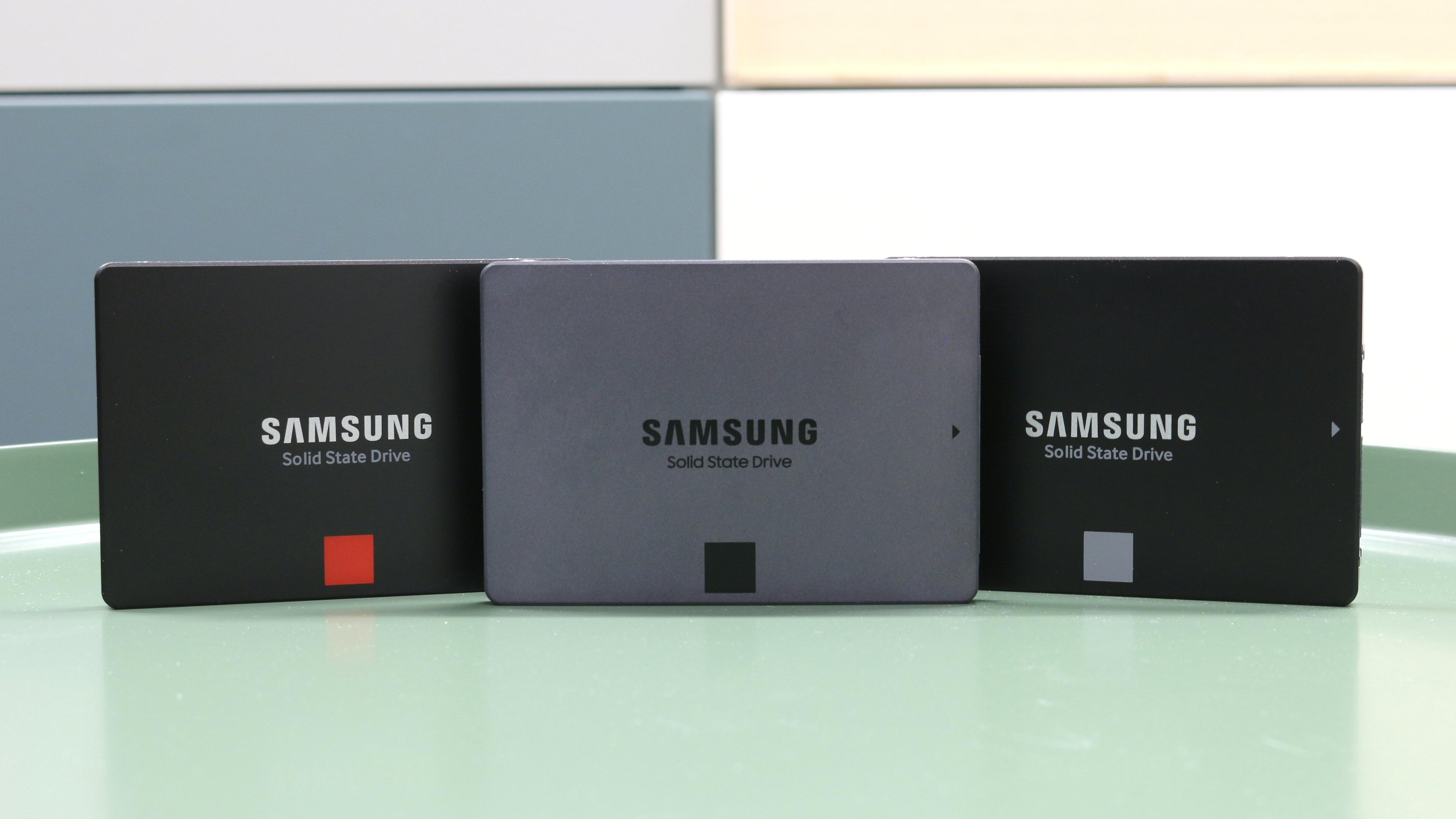 Fra venstre: Samsung 860 Pro, 860 Qvo og 860 Evo.