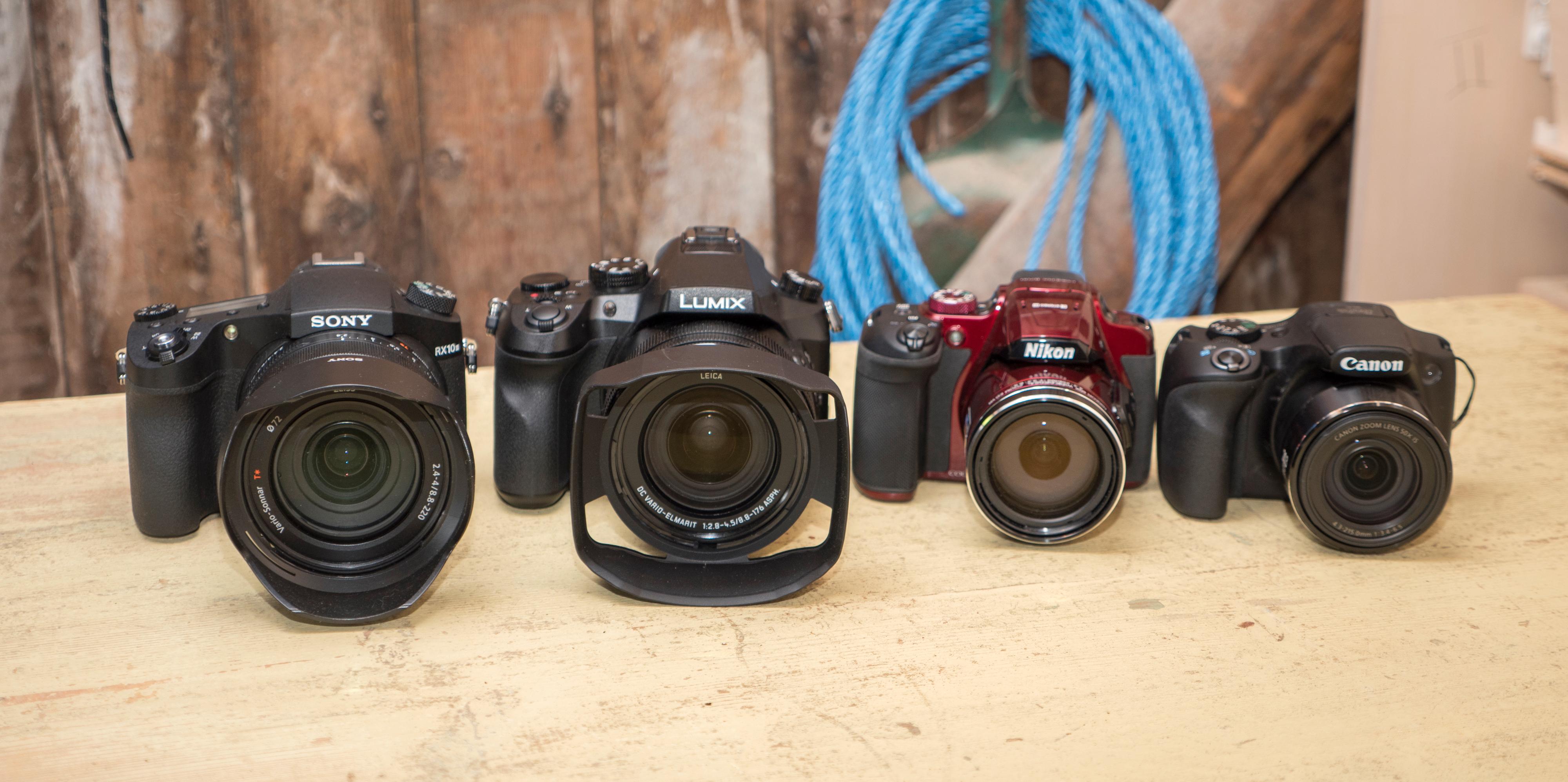 Fra venstre, hvis du ikke ser det på bildet: Sony, Panasonic, Nikon og Canon.
