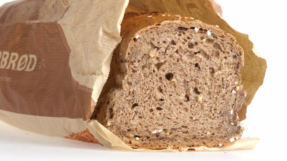 HALVGROVT: Mørkt brød med synlige korn, dette må vel være et grovt brød?