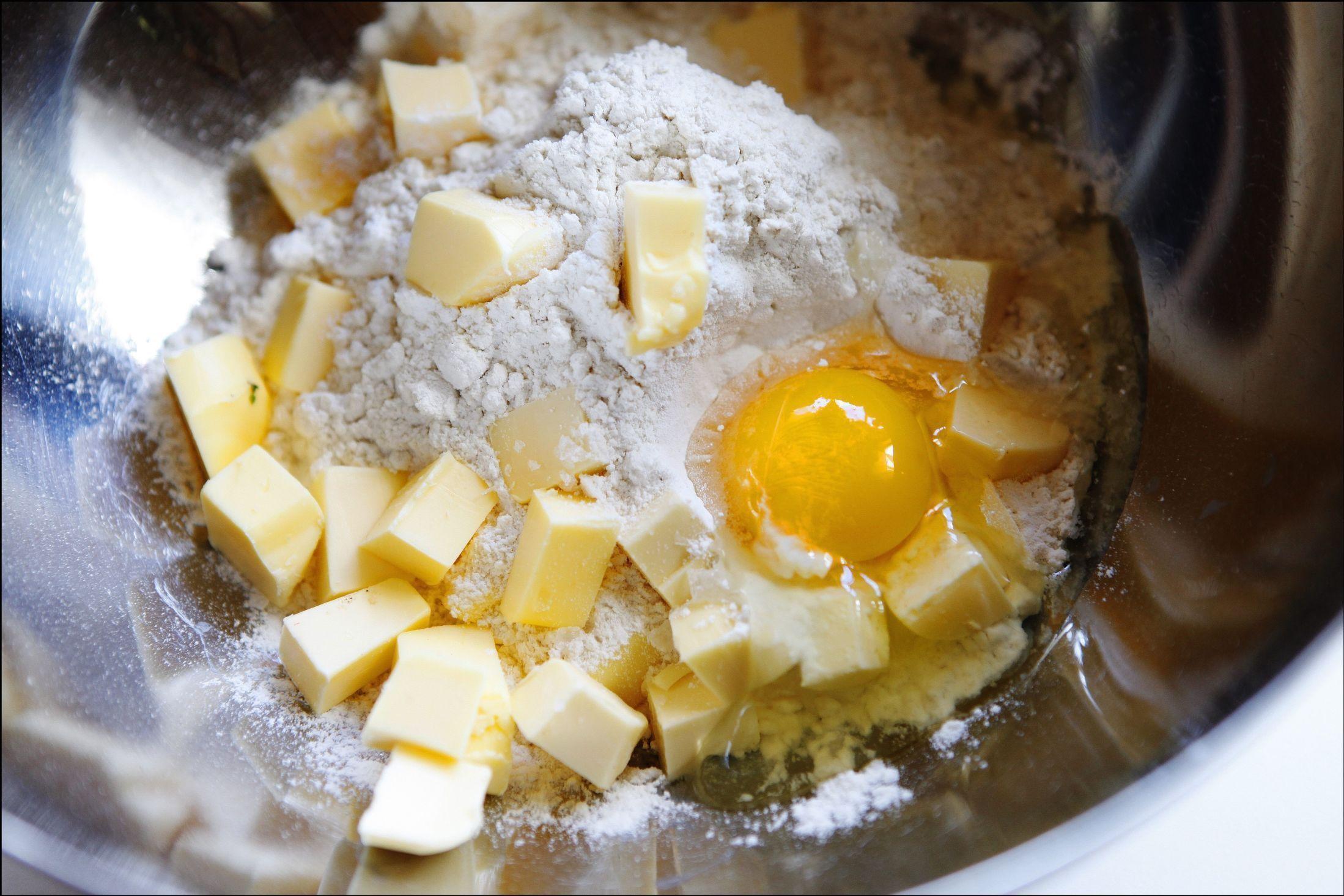 MYKT: Med romtemperert smør og egg blir ikke bare resultatet bedre, men det gjør også jobben enklere. Foto: Magnar Kirknes/VG
