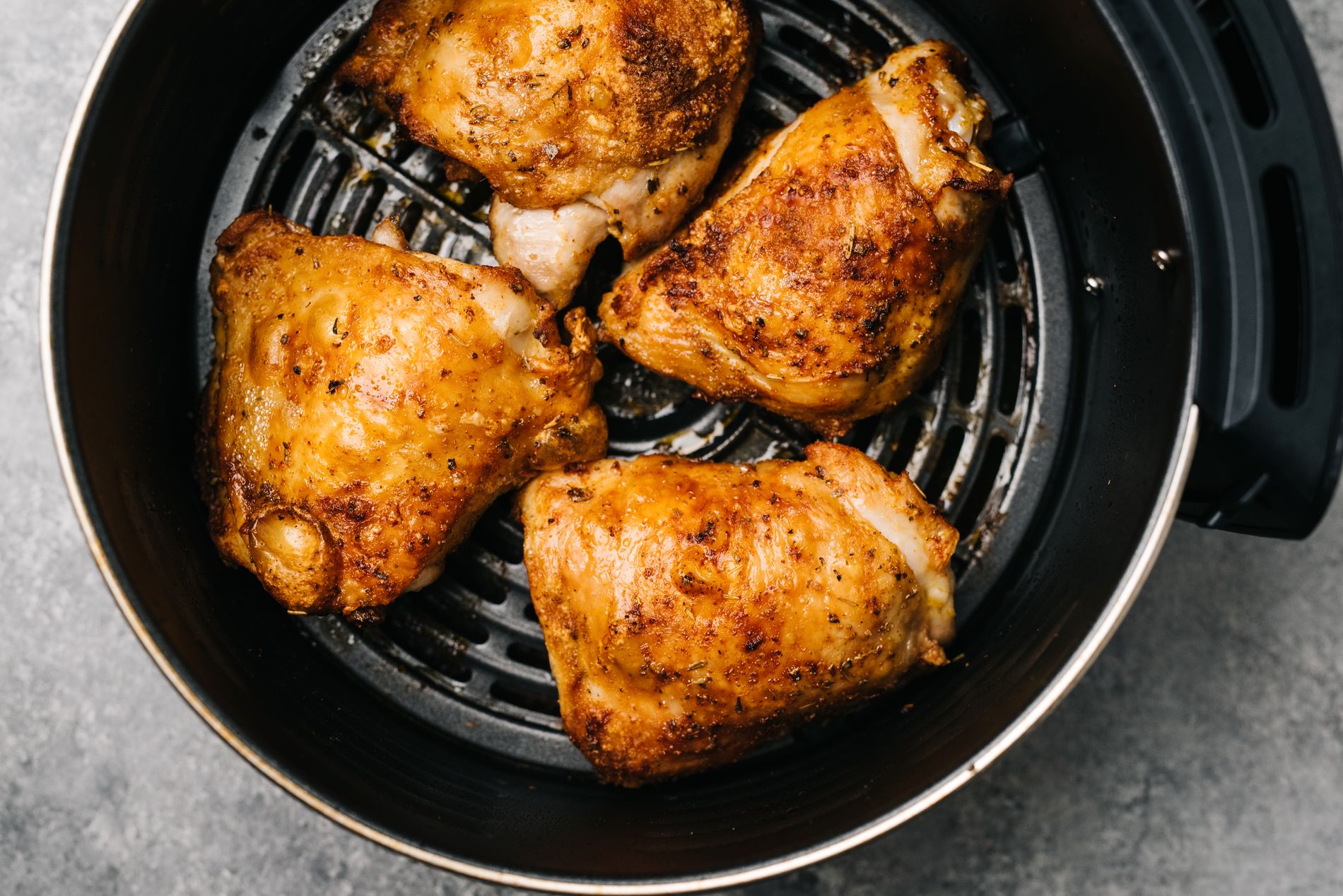Kyckling går bra att laga i airfryer.