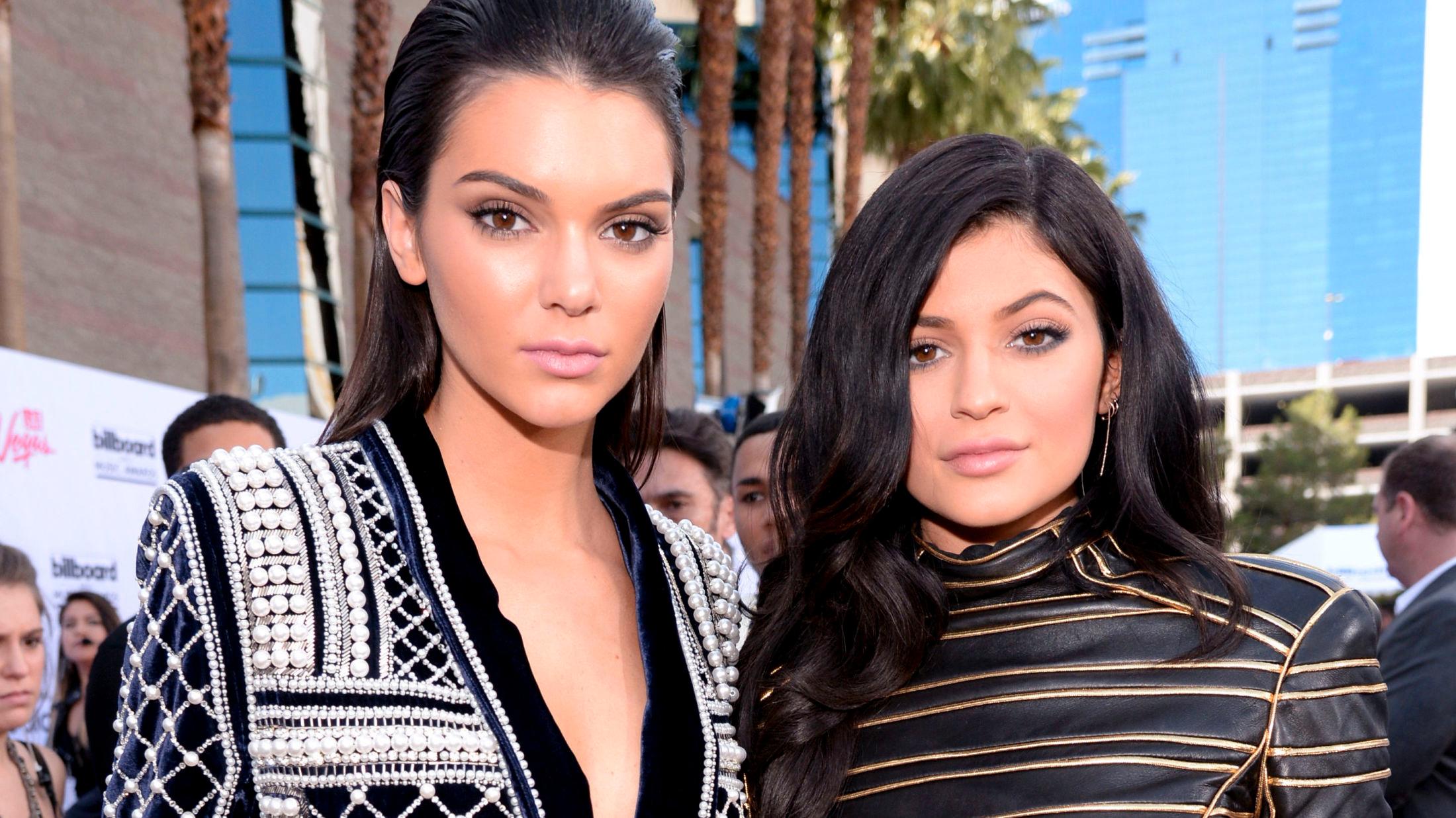 MOTE-SØSTRE: Kendall og Kylie Jenner har tidligere frontet luksusmerket Balmain, men nå er det deres eget merke som står i fokus. Foto: Getty Images