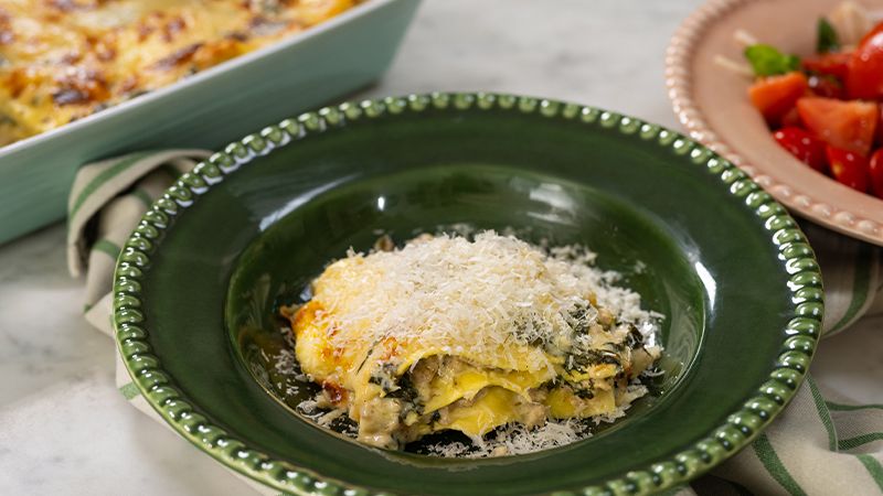 Vit lasagne med kyckling, spenat och färskost 