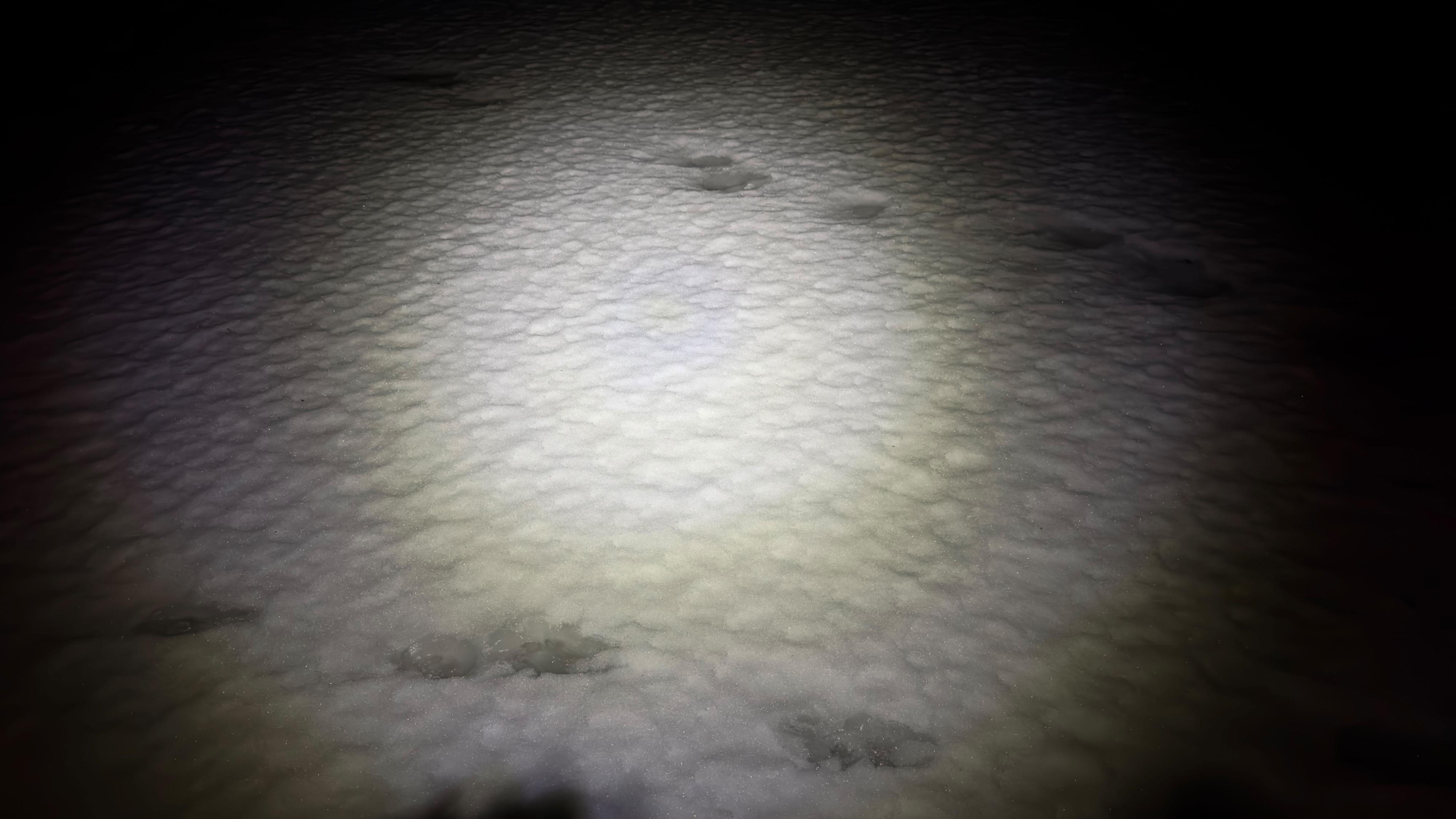 Fargene i Lumonite blir svært tydelig i snøen.