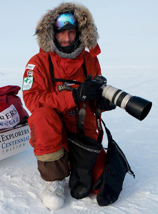 Kledd for Nordpolen som Sebastian Copeland? Med en elsykkel anstrenger du deg mindre og blir ikke svett. Foto: wikimedia.org, CC-NonCommercial