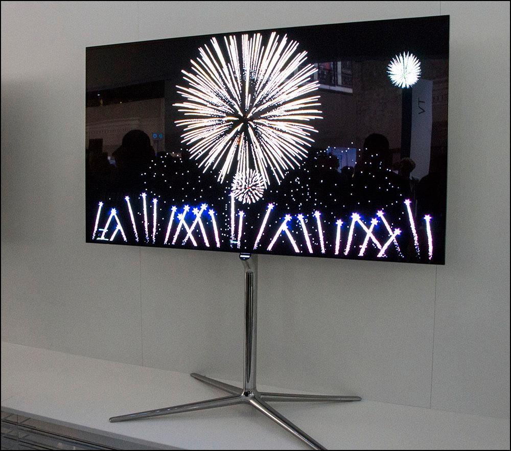 Samsung viste frem flere OLED-TV-er uten 3D-funksjonaliteten skrudd på. .Foto: Niklas Plikk, hardware.no
