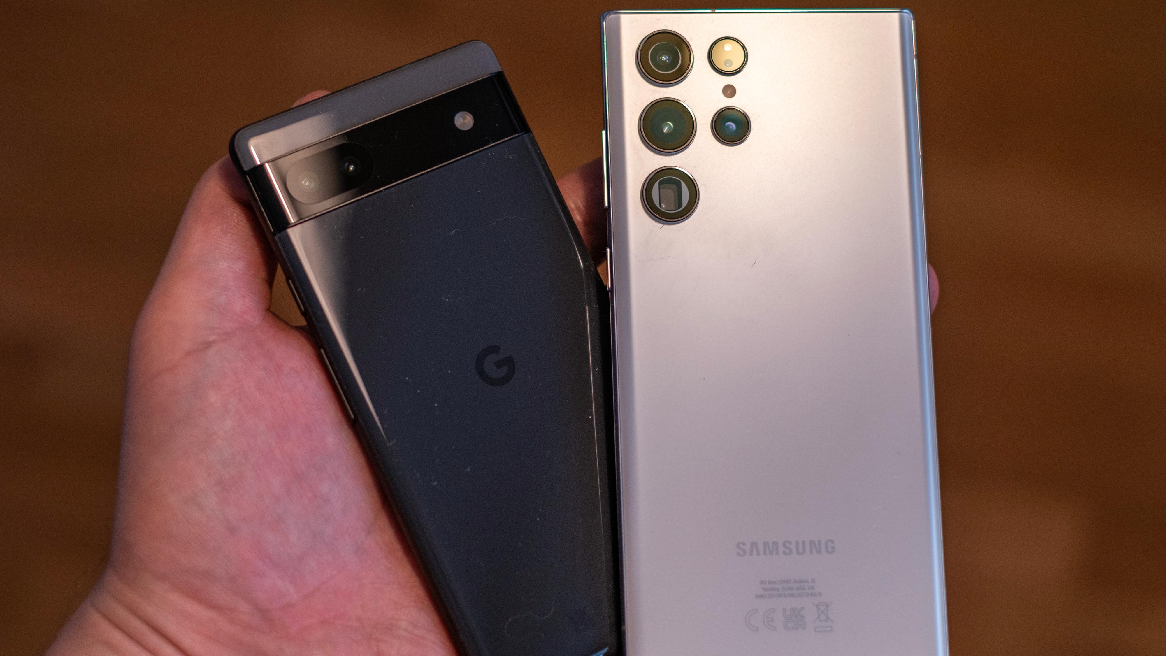 Samsung Galaxy S22-serien og Google Pixel 6a er rammet av en alvorlig feil som kan la hackere få full kontroll over telefonene. Oppdateringer er på vei, men i mellomtiden bør du skru av WiFi-samtaler på mobilene.
