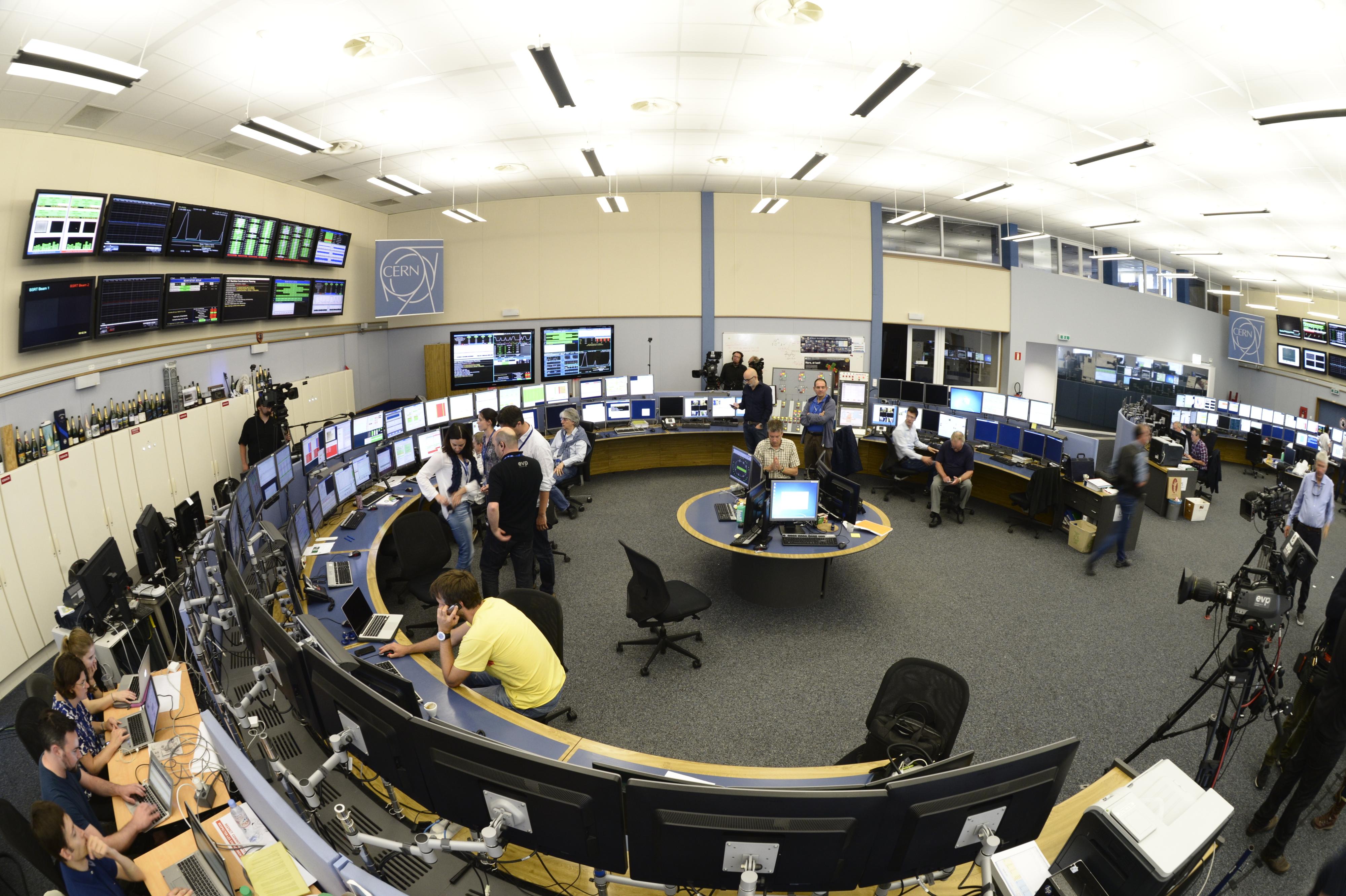 Kontrollrommet til LHC-maskinen. Foto: CERN
