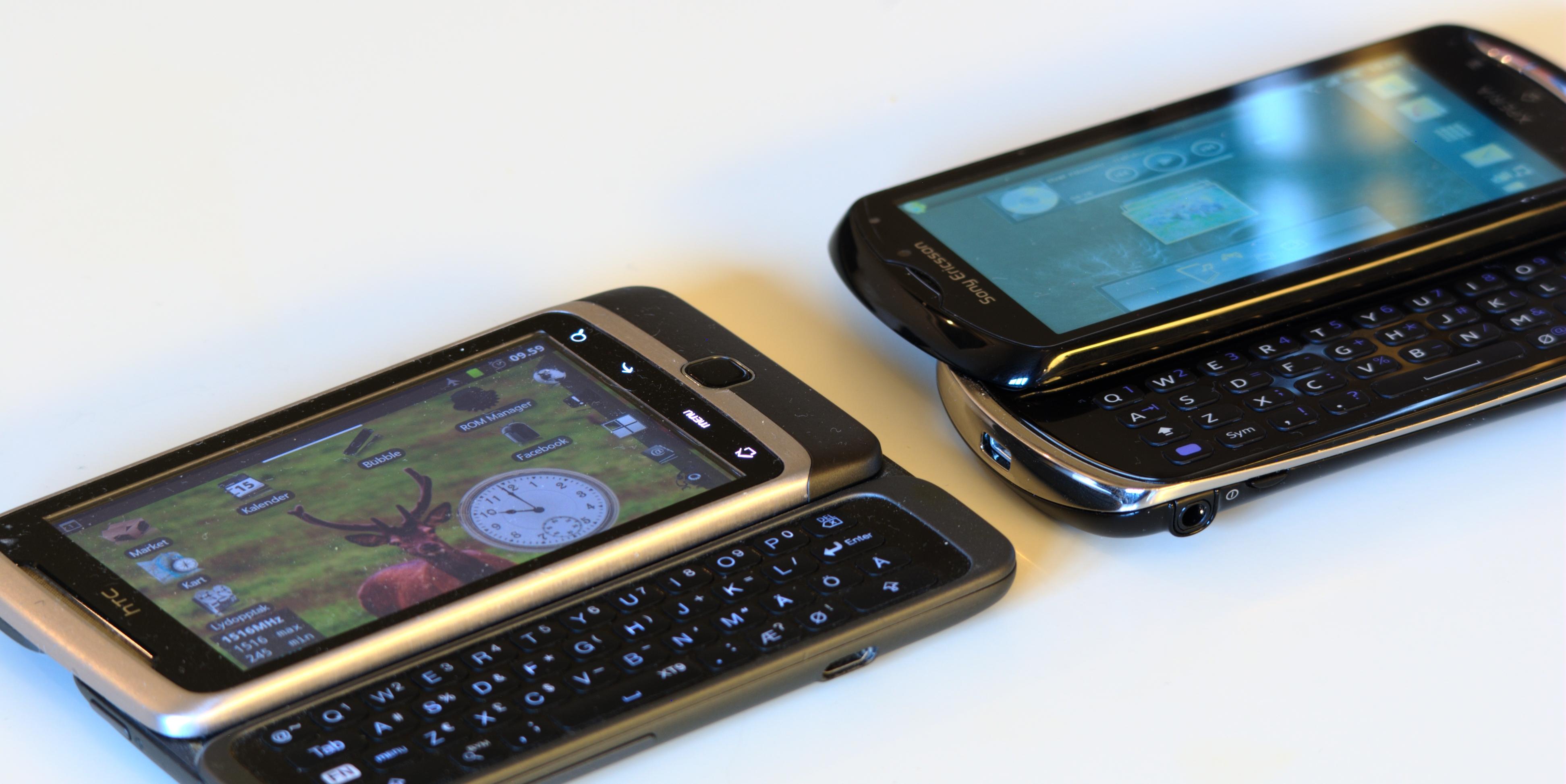 Xperia pro (til høyre) har en litt annen tasteplassering enn det som er vanlig. Her sammenlignet med HTC Desire Z (til venstre). (Foto: Einar Eriksen)