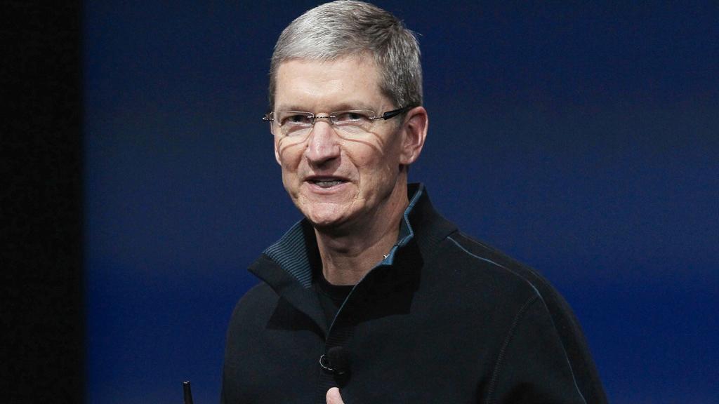 Tim Cook blir Jobs' etterfølger som Apple-sjef.