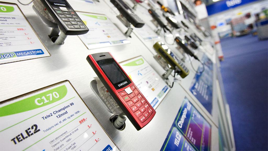 Mobiltelefoner med binding kan kjøpes via operatøren, en nettbutikk eller et mobilutsalg.