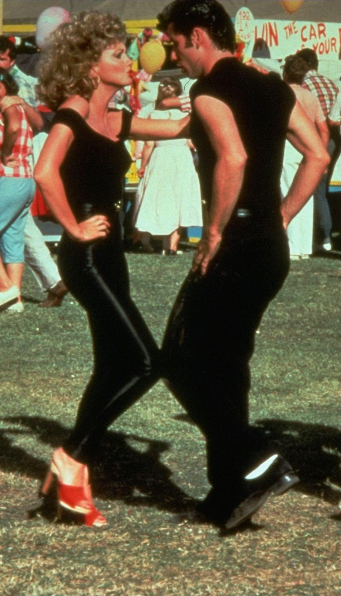 YOU'RE THE ONE THAT I WANT: Slik så det ut da Olivia Newton-John og John Travolta spilte i filmen «Grease». Foto: Paramount/NTB scanpix.