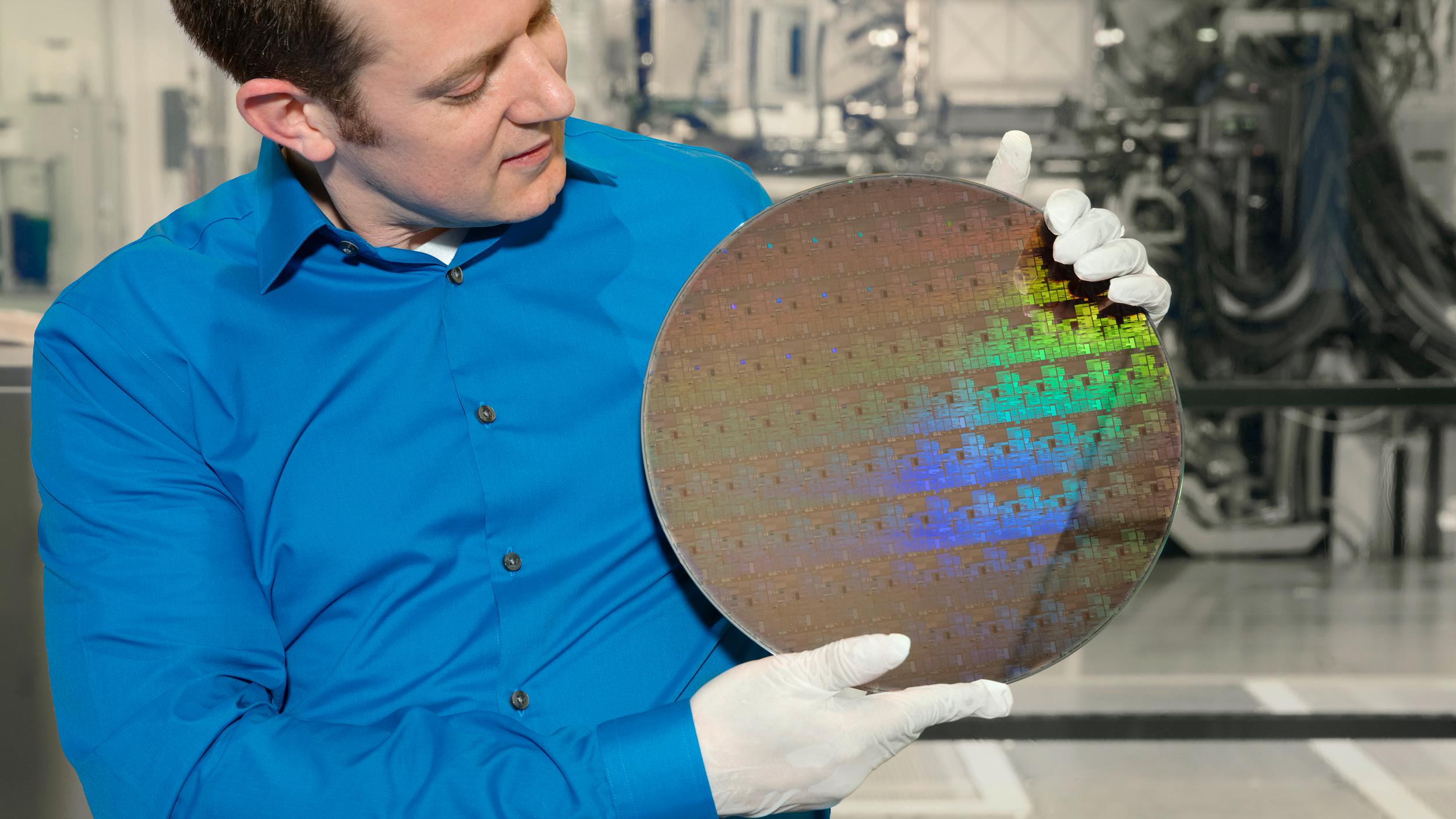 IBM krymper prosessorteknologien helt ned til 5 nanometer