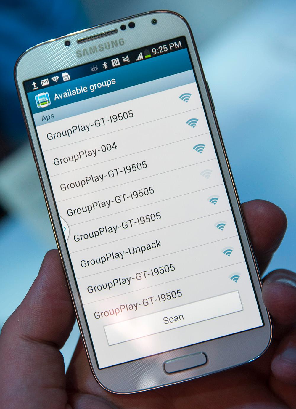 Med Group Play-funksjonen kan du koble sammen flere Galaxy S4-er som høyttalere for én spiller.Foto: Finn Jarle Kvalheim, Amobil.no