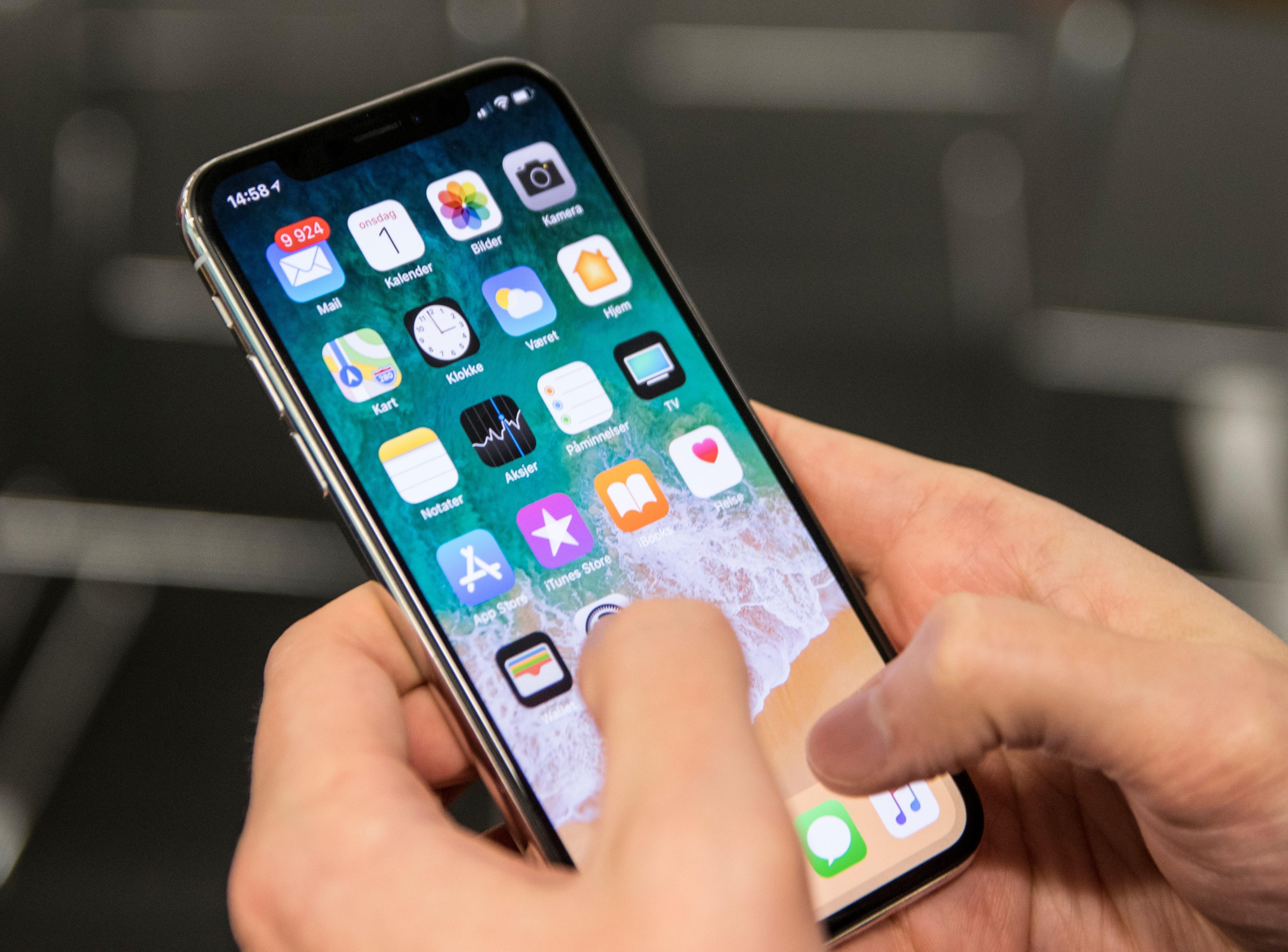 iPhone X forsvinner fra butikkhyllene etter bare 10 måneder i salg.