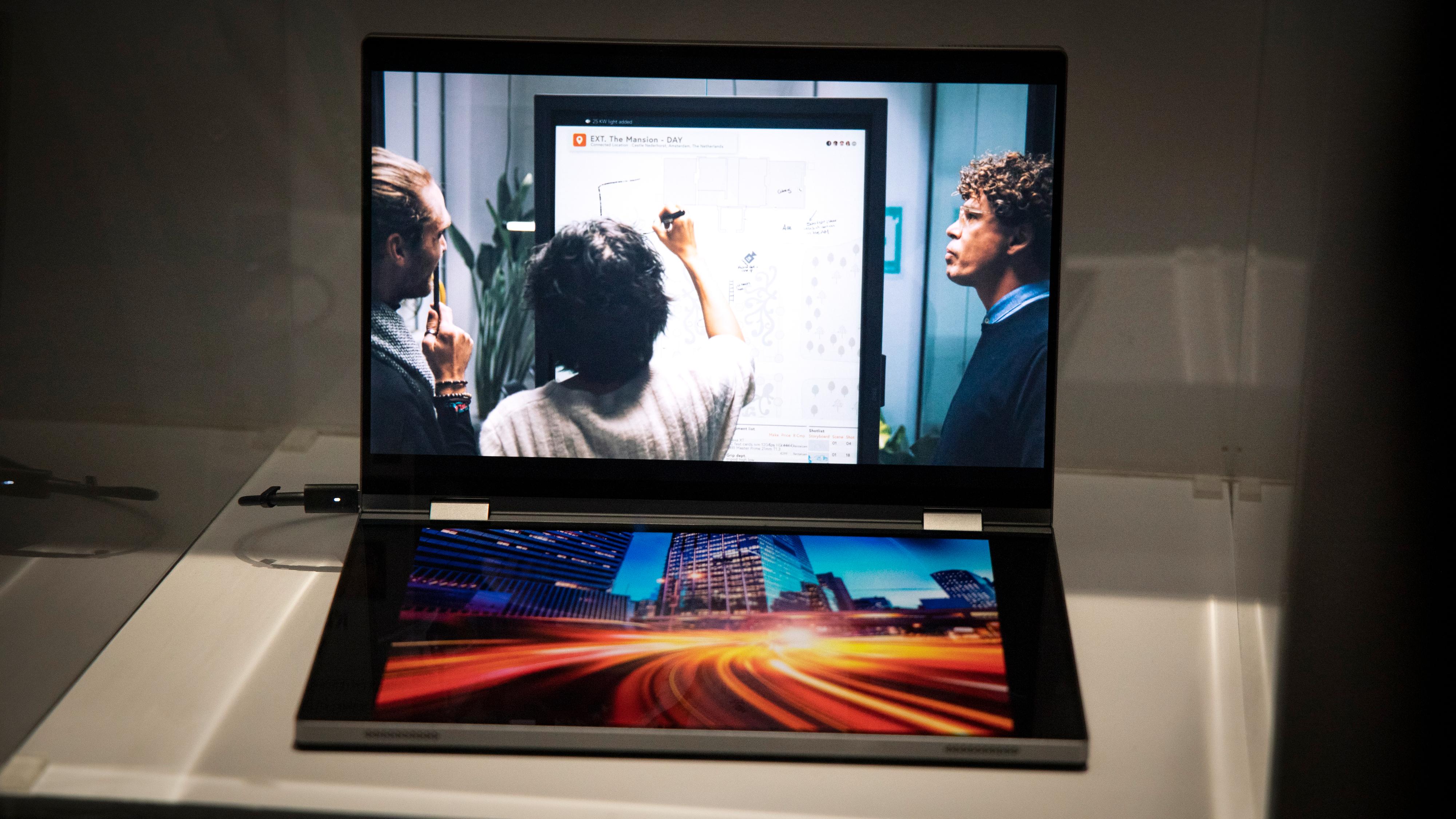 Dell Concept Duet er en PC med to skjermer. 
