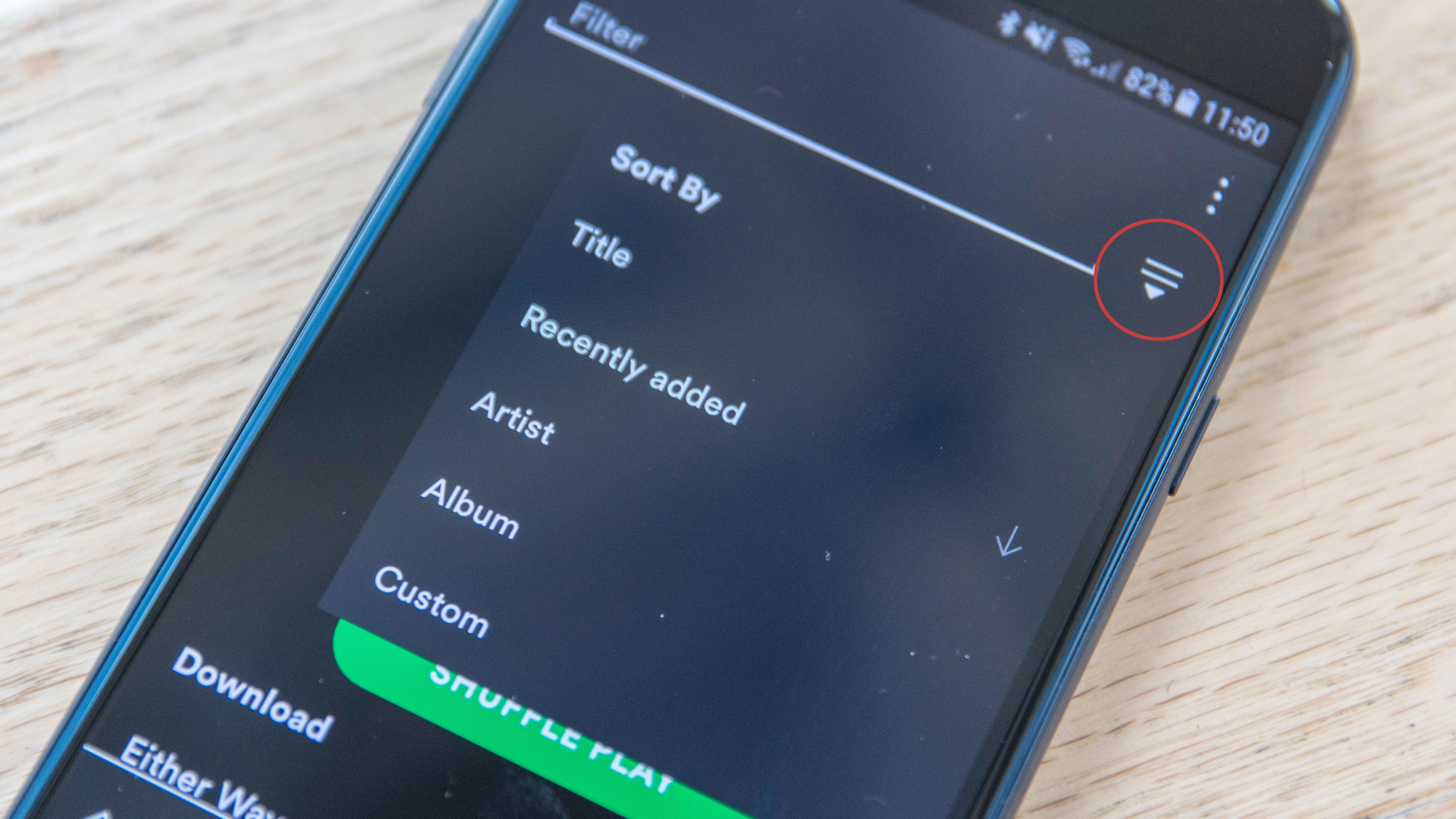 Denne skjulte Spotify-knappen gjør det mye lettere å sortere spillelistene dine