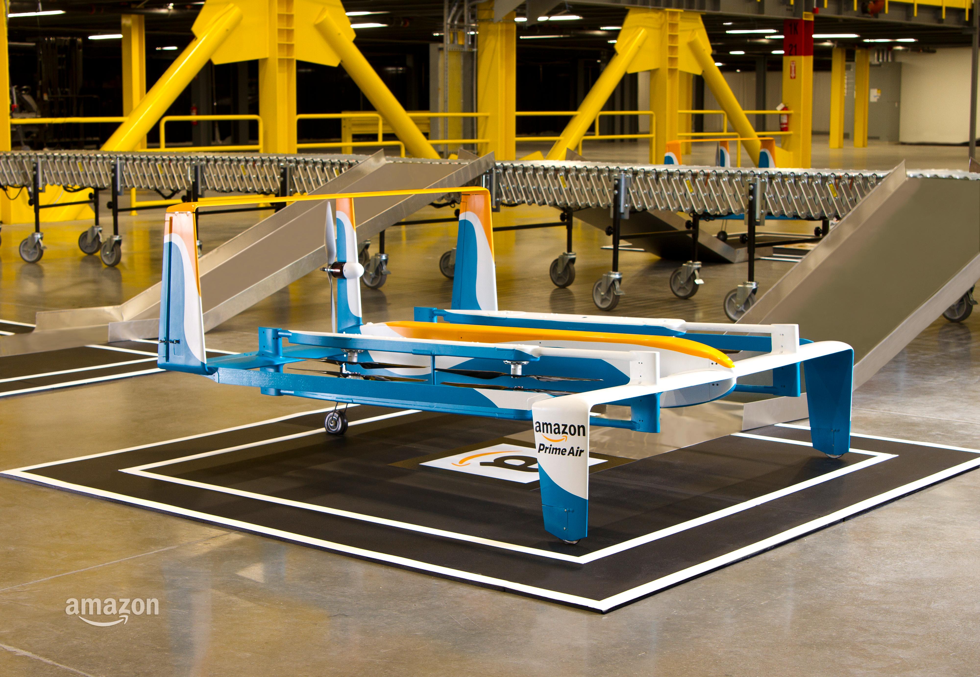Dronen skal levere pakker på under 30 minutter og kan bære en last på opptil 2,2 kilogram.