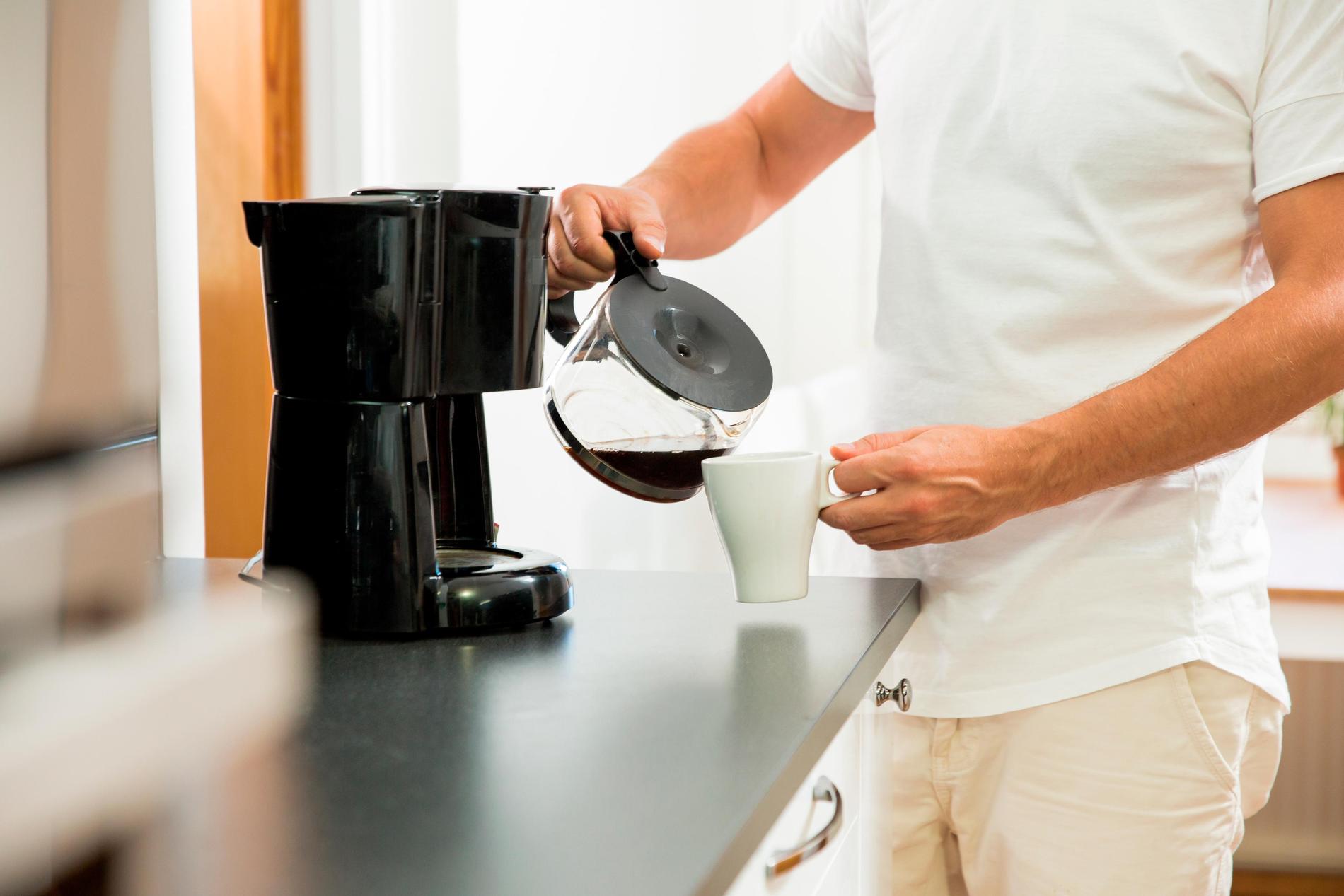 Kaffet smakar annorlunda med en avkalkad, ren och fräsch kaffekokare.