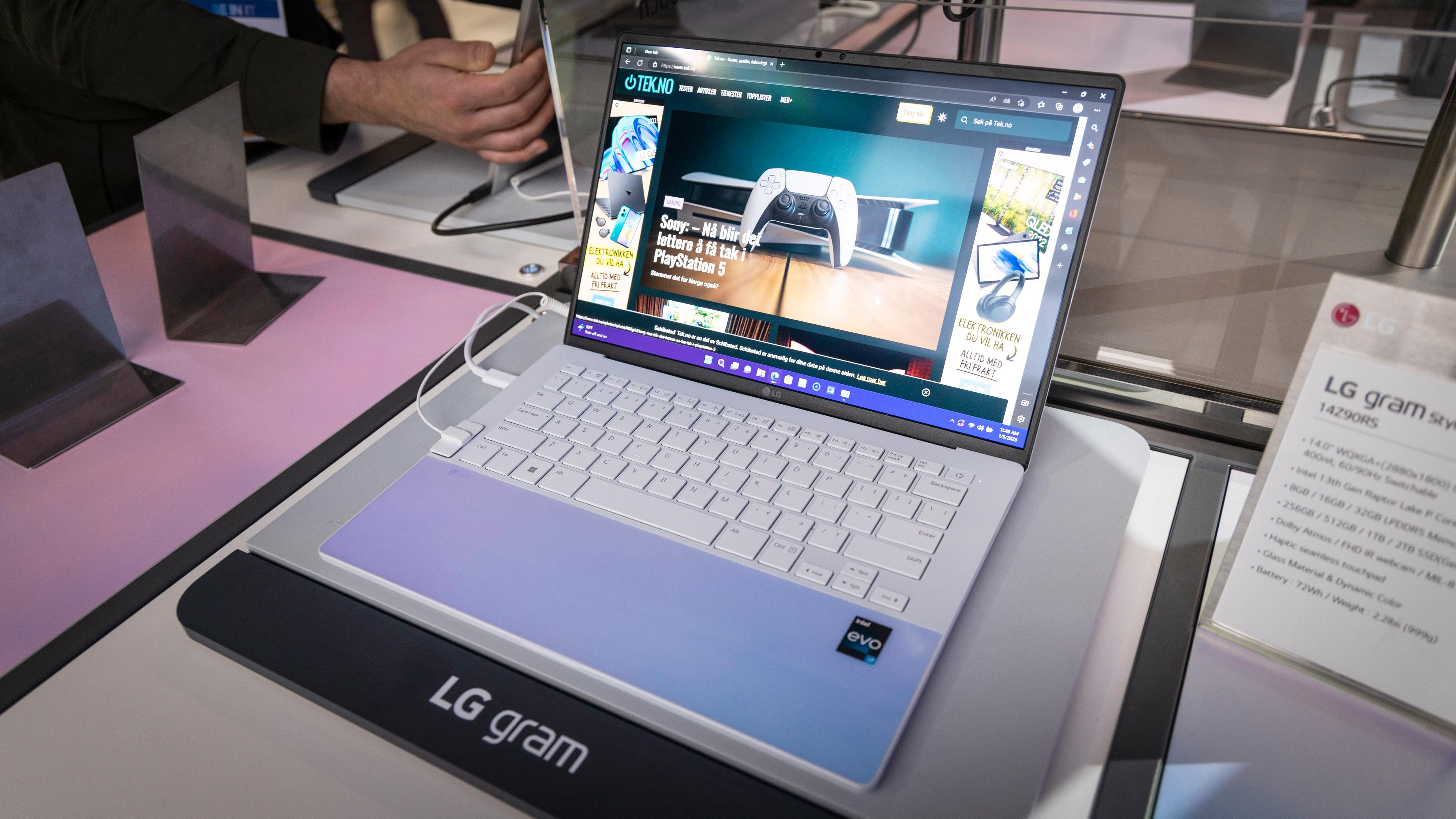 LGs «Gram»-serie med laptoper har lav vekt som hovedformål, og de letteste modellene veier under en kilo, tross at de har enten 14- eller 15,6-tommers skjerm. Likevel klarer LG å få inn ganske gode spesifikasjoner. 