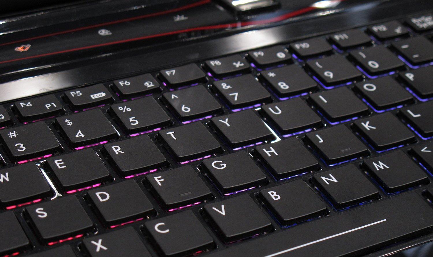 Bakgrunnsbelyst tastatur fra SteelSeries.