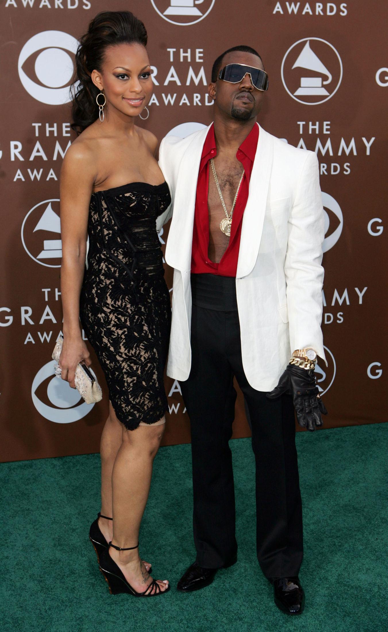 FINSTASEN: Det så ut til at Kanye West kom enten rett ut fra Sopranos eller en salsa-time da han var på Grammy-utdelingen i 2006. Foto: AP