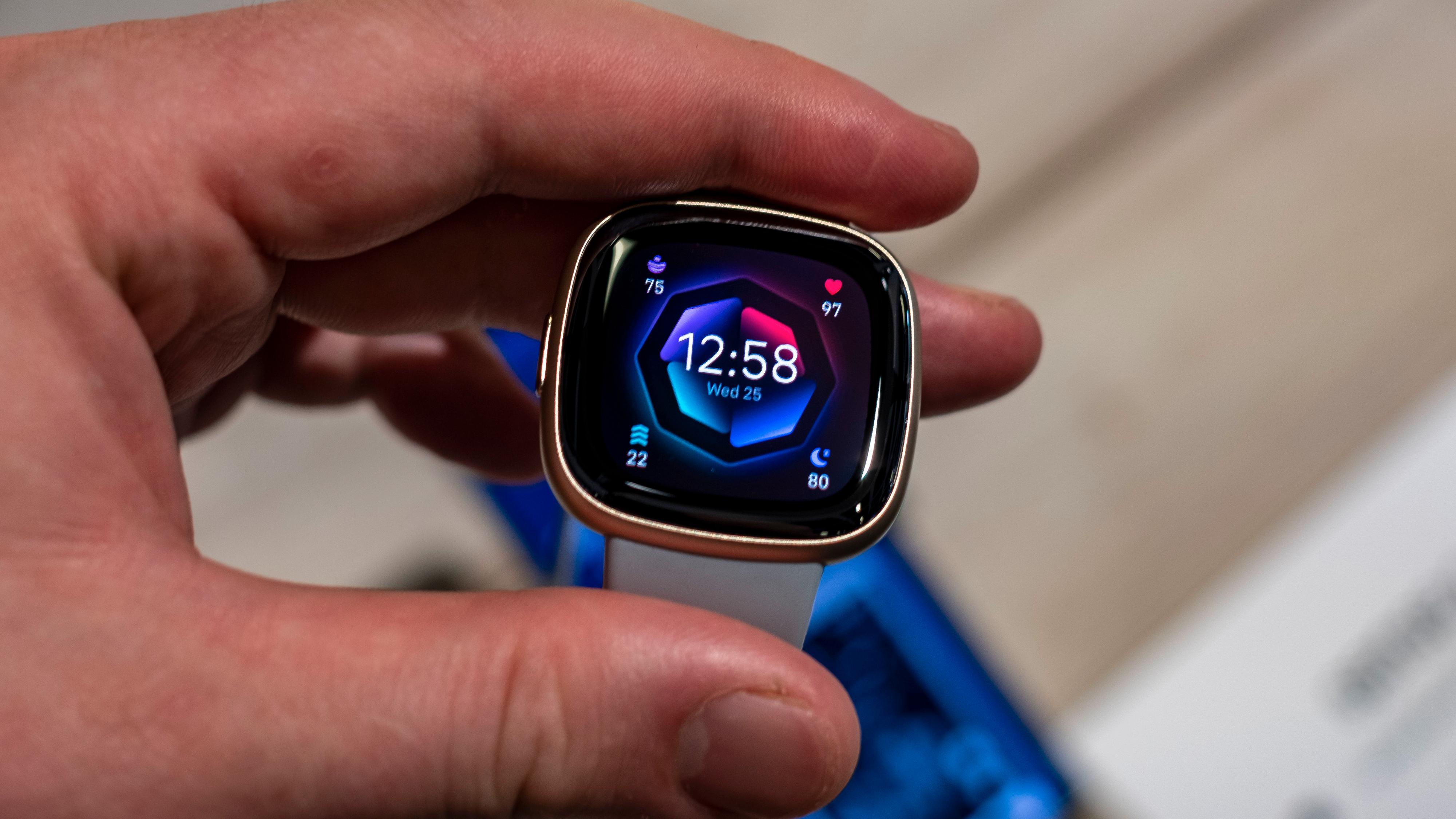 Her er Fitbits nye smartklokker