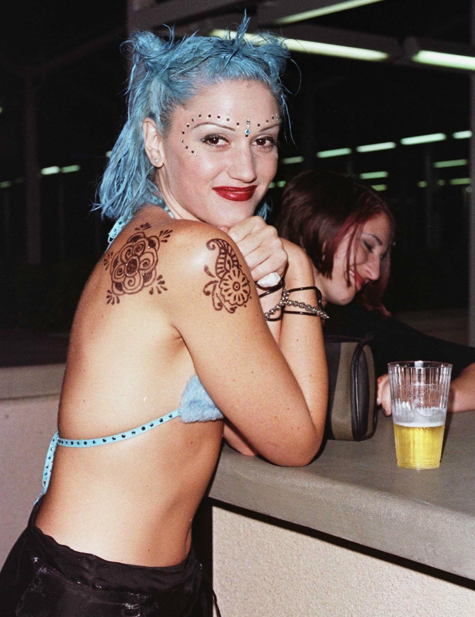 VÅGAL: Slik så Gwen Stefani ut på VMA-festen i 1998. Foto: NTB Scanpix