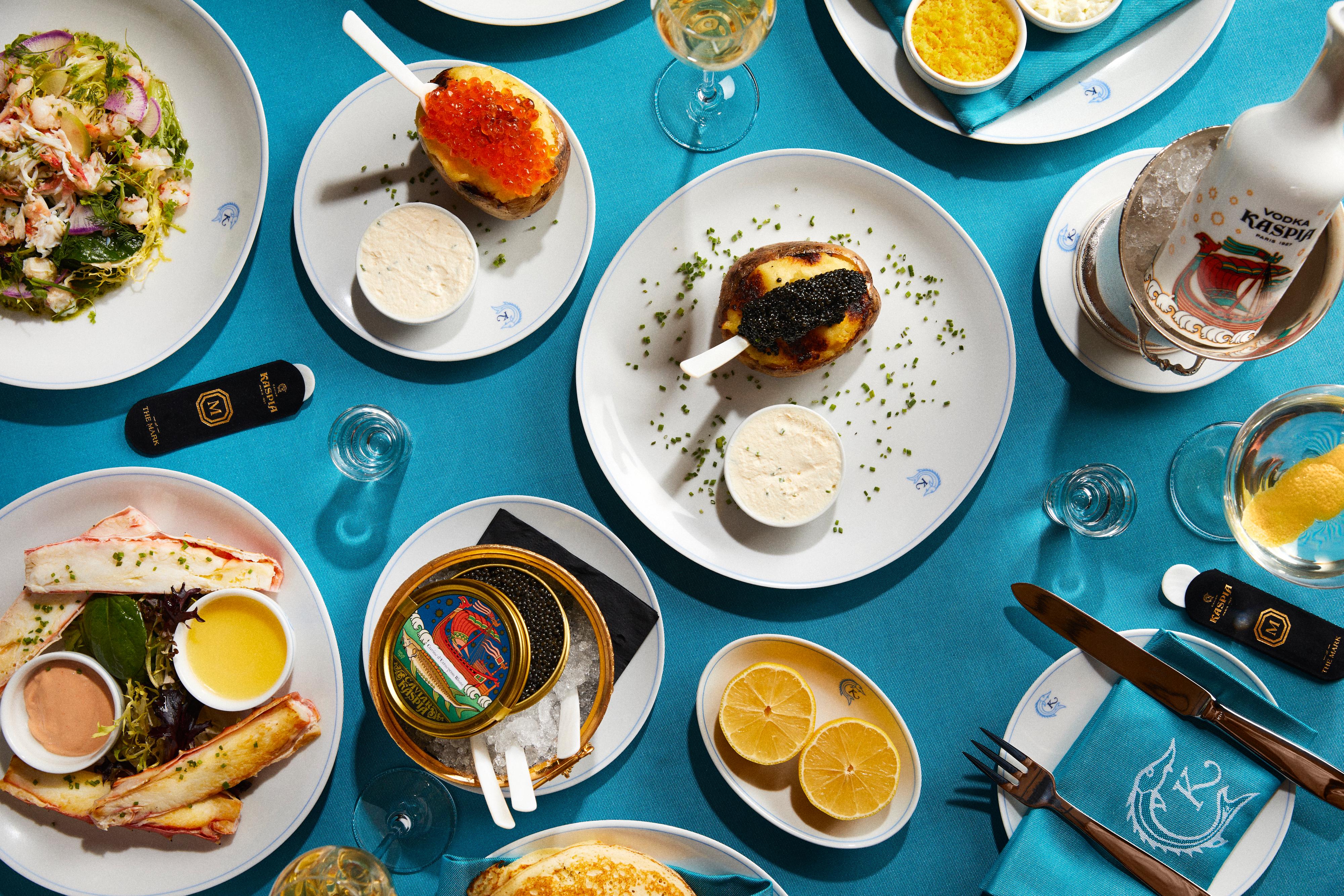 Selv om kaviar er hovedingrediensen, byr menyen til Kaspia på et bredt utvalg sjømat. 